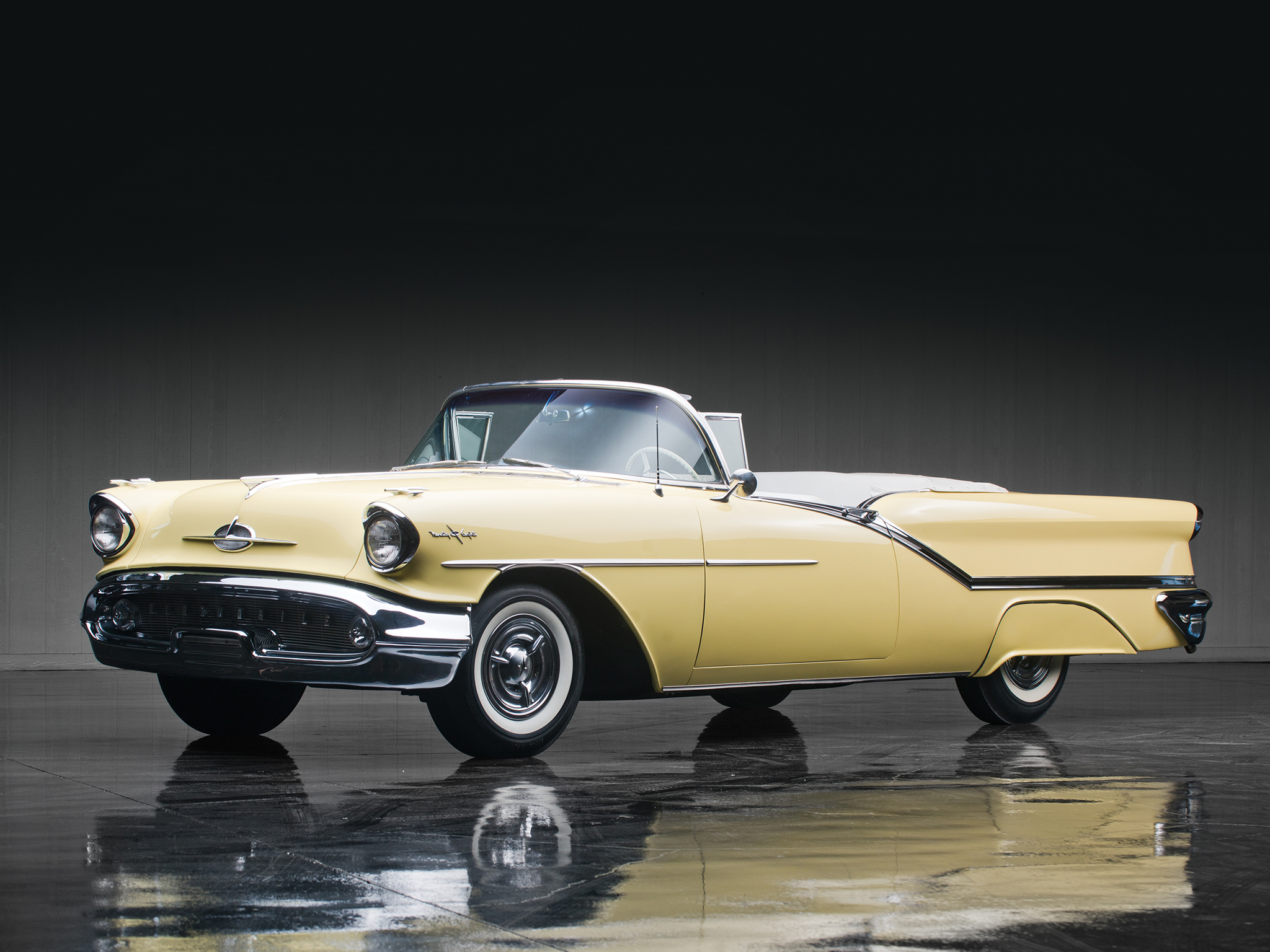 288470 Hintergrundbild herunterladen fahrzeuge, 1957 oldsmobile sternenfeuer, autos, cabrio, oldtimer, spiegelung, gelb - Bildschirmschoner und Bilder kostenlos