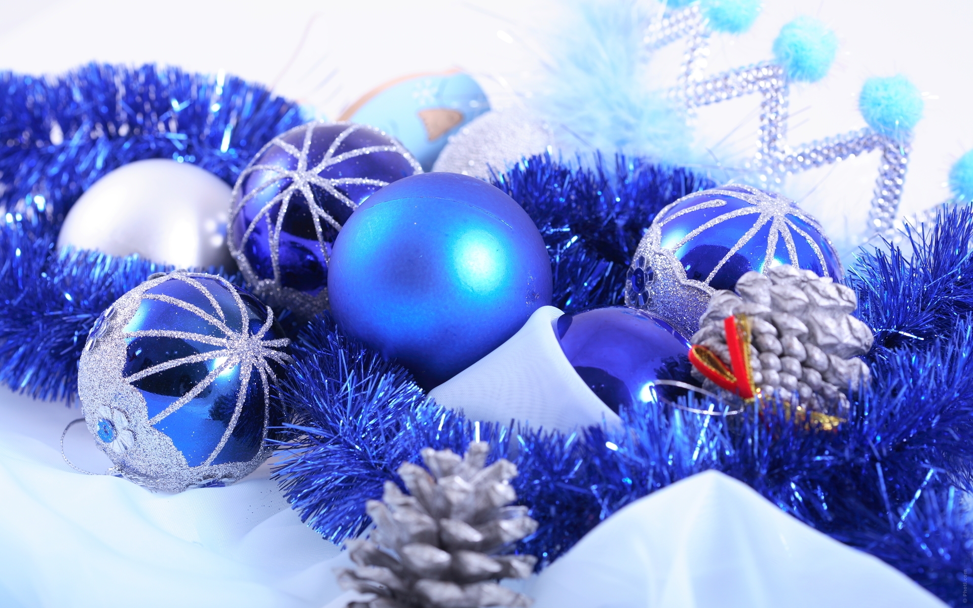 Download mobile wallpaper Christmas, Holiday, Christmas Ornaments for free.