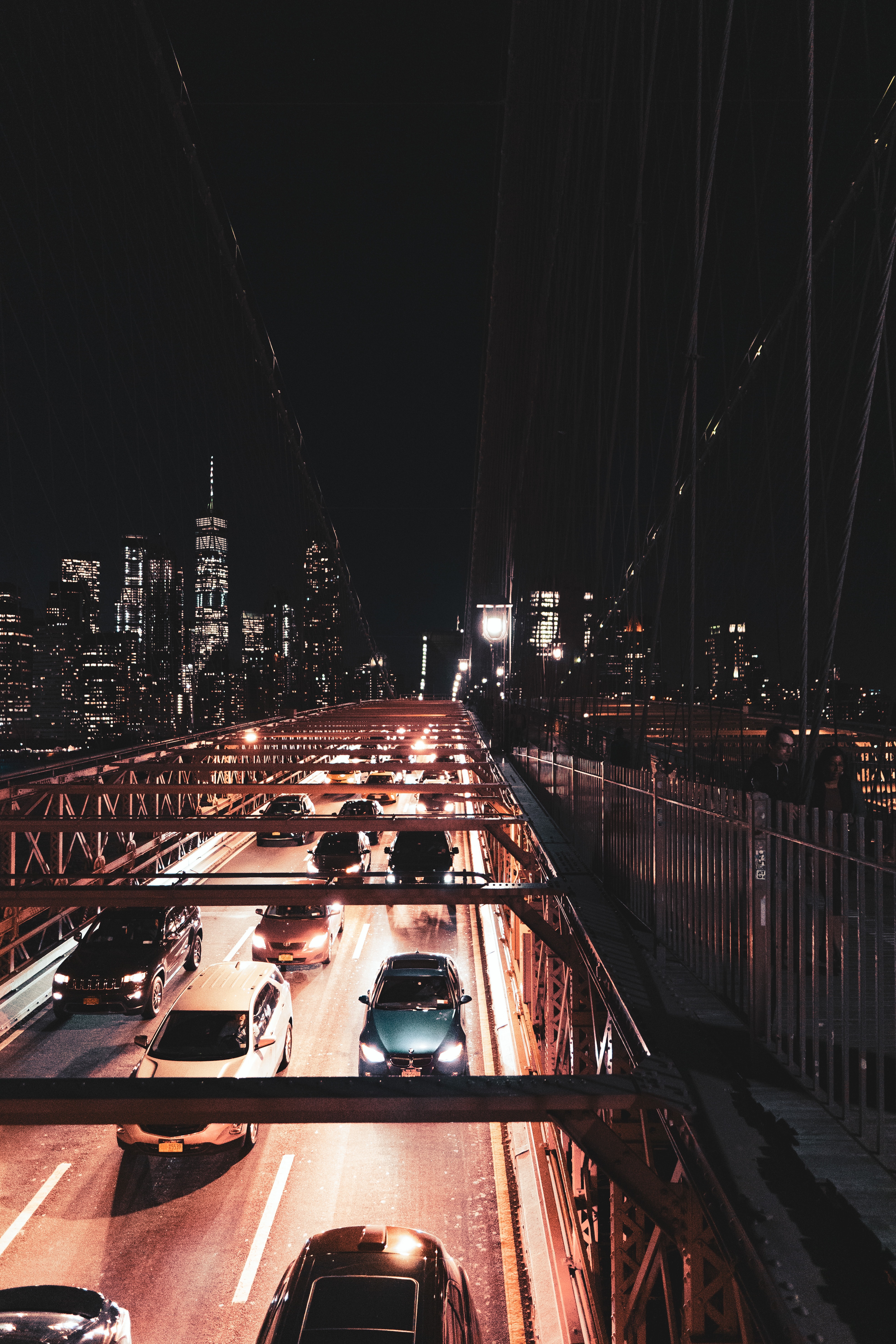 Скачать картинку Город, Мост, Города, Дорога, Автомобили, Ночной Город в телефон бесплатно.