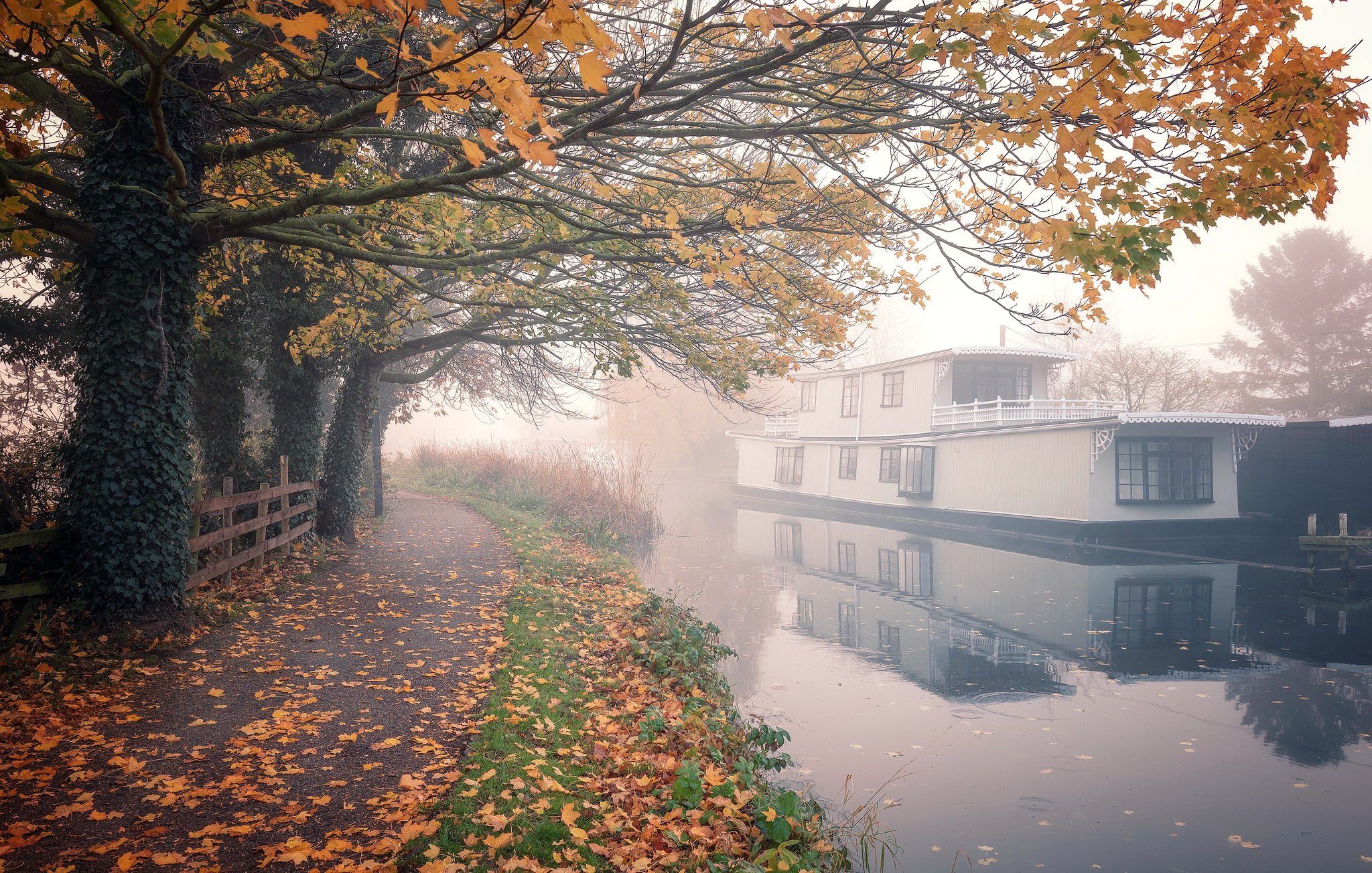 Free download wallpaper Reflection, Fall, Photography, Canal on your PC desktop