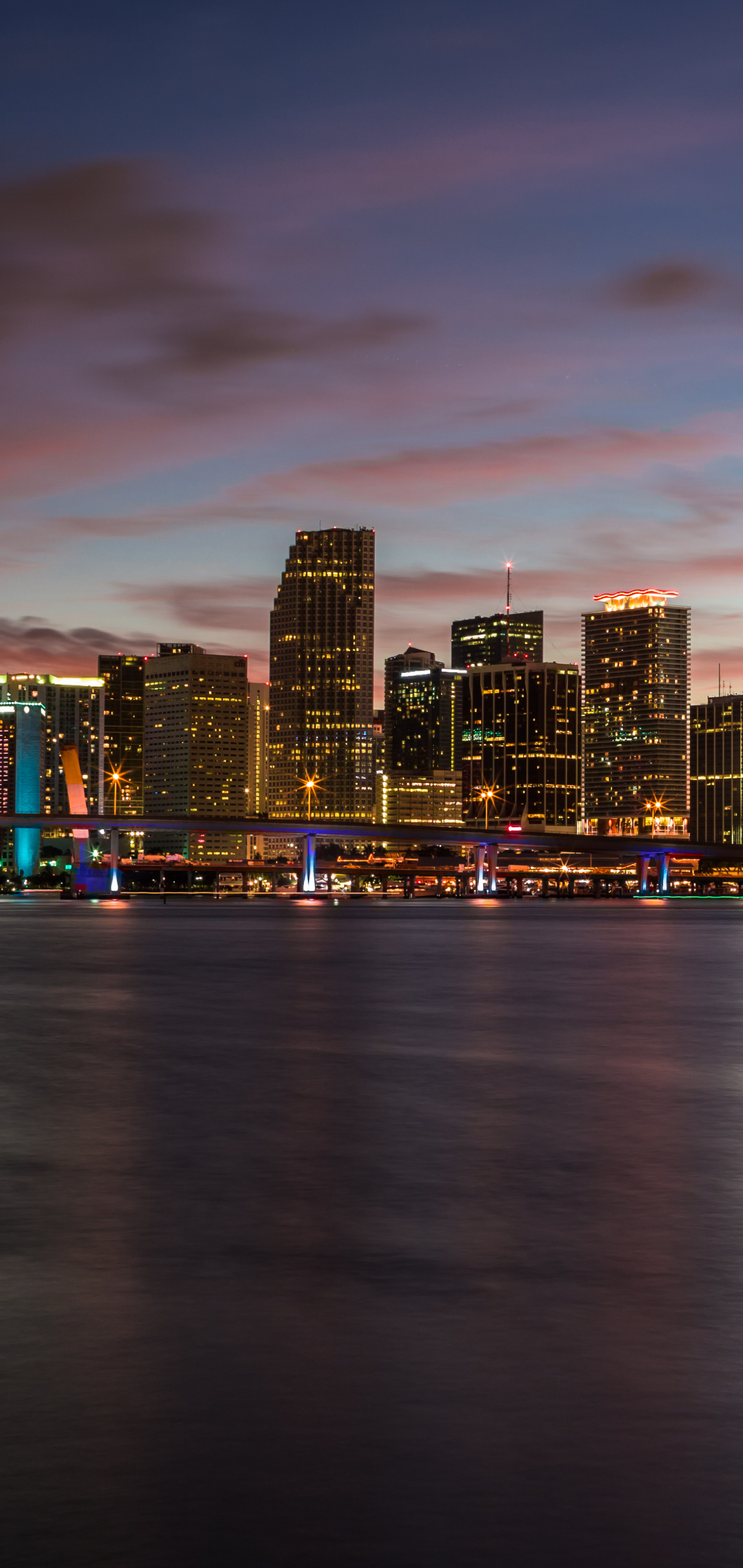 Laden Sie das Städte, Wasser, Stadt, Wolkenkratzer, Stadtbild, Miami, Nacht, Florida, Menschengemacht, Großstadt-Bild kostenlos auf Ihren PC-Desktop herunter