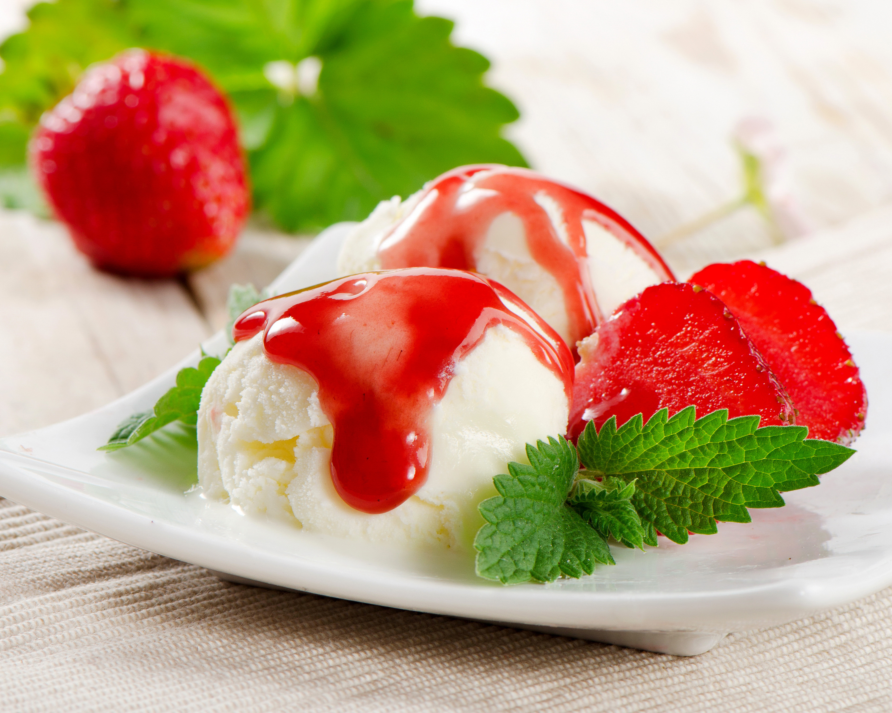 Handy-Wallpaper Erdbeere, Süßigkeiten, Eiscreme, Nahrungsmittel kostenlos herunterladen.