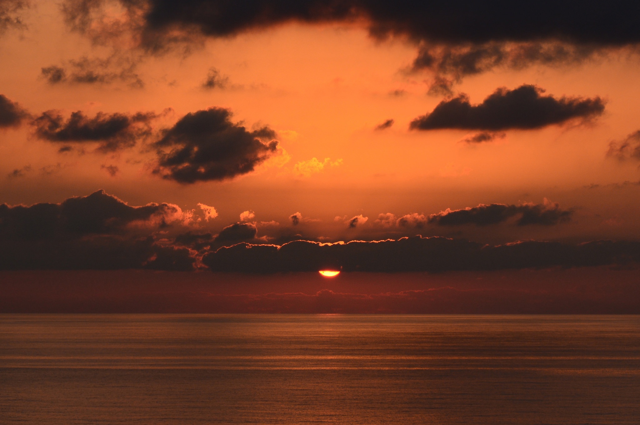 Download mobile wallpaper Nature, Sunset, Sky, Horizon, Ocean, Earth, Cloud for free.