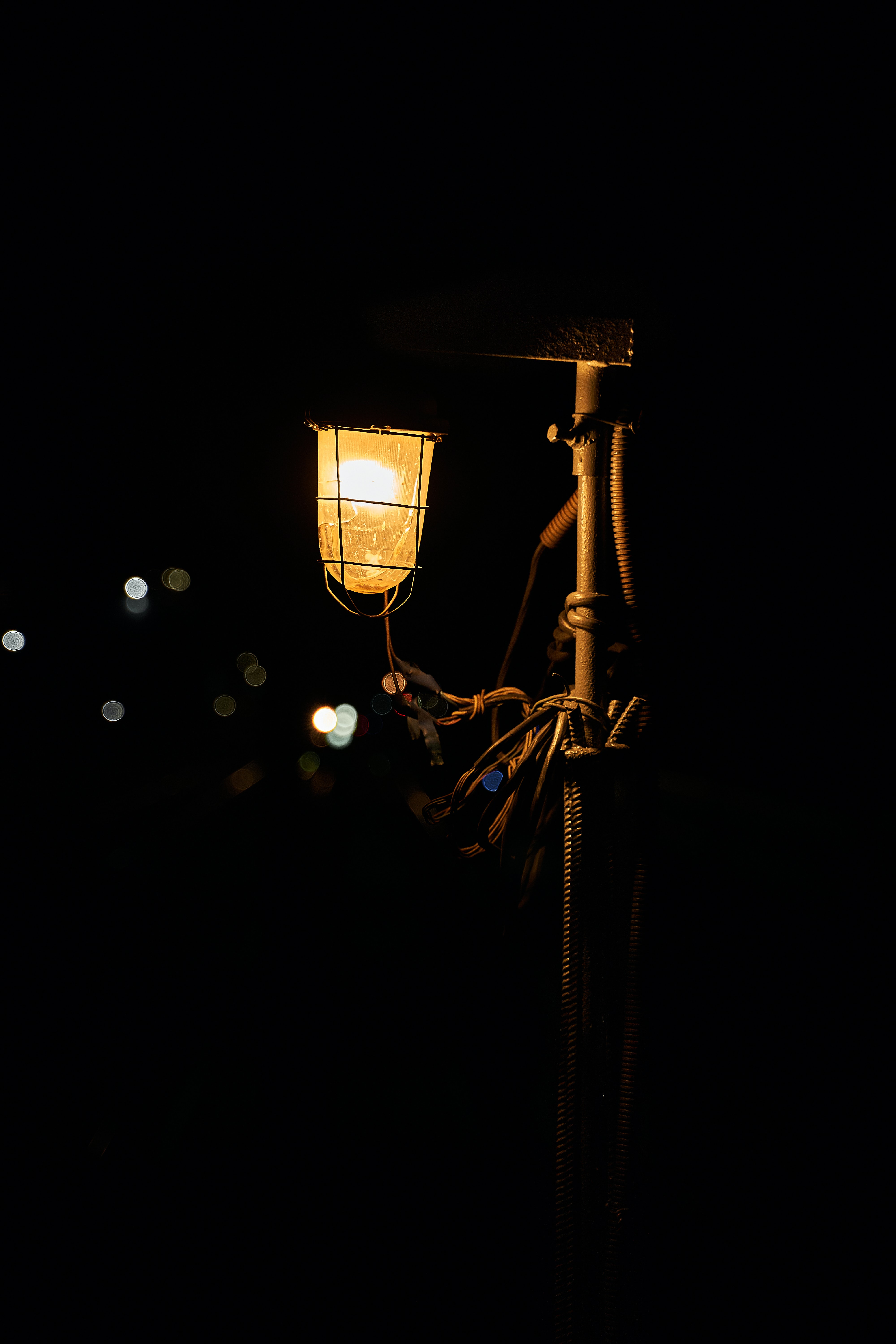Mobile wallpaper lamp, lantern, dark, night, glow