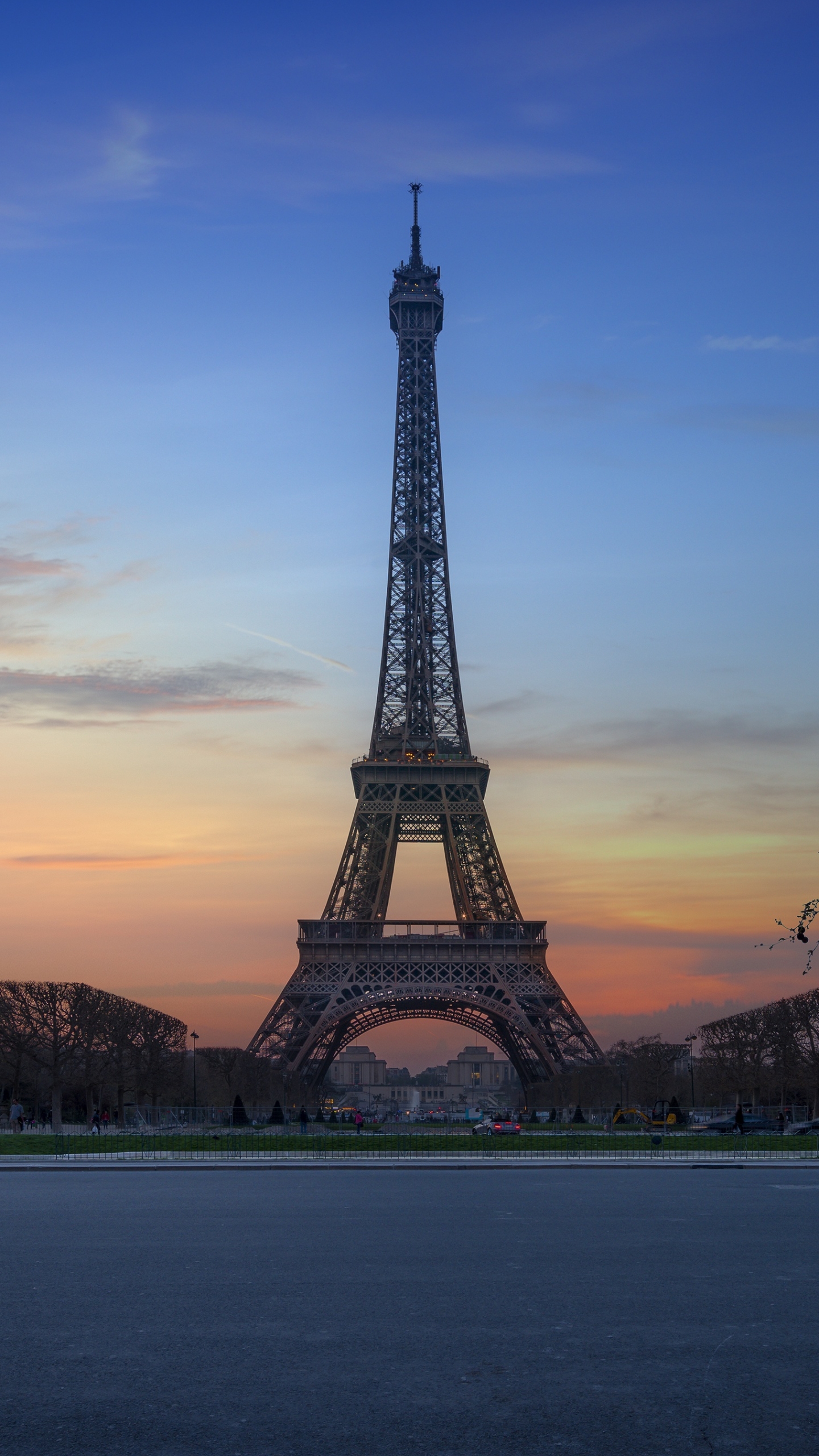 Скачать обои бесплатно Париж, Рассвет, Эйфелева Башня, Памятники, Франция, Памятник, Сделано Человеком картинка на рабочий стол ПК