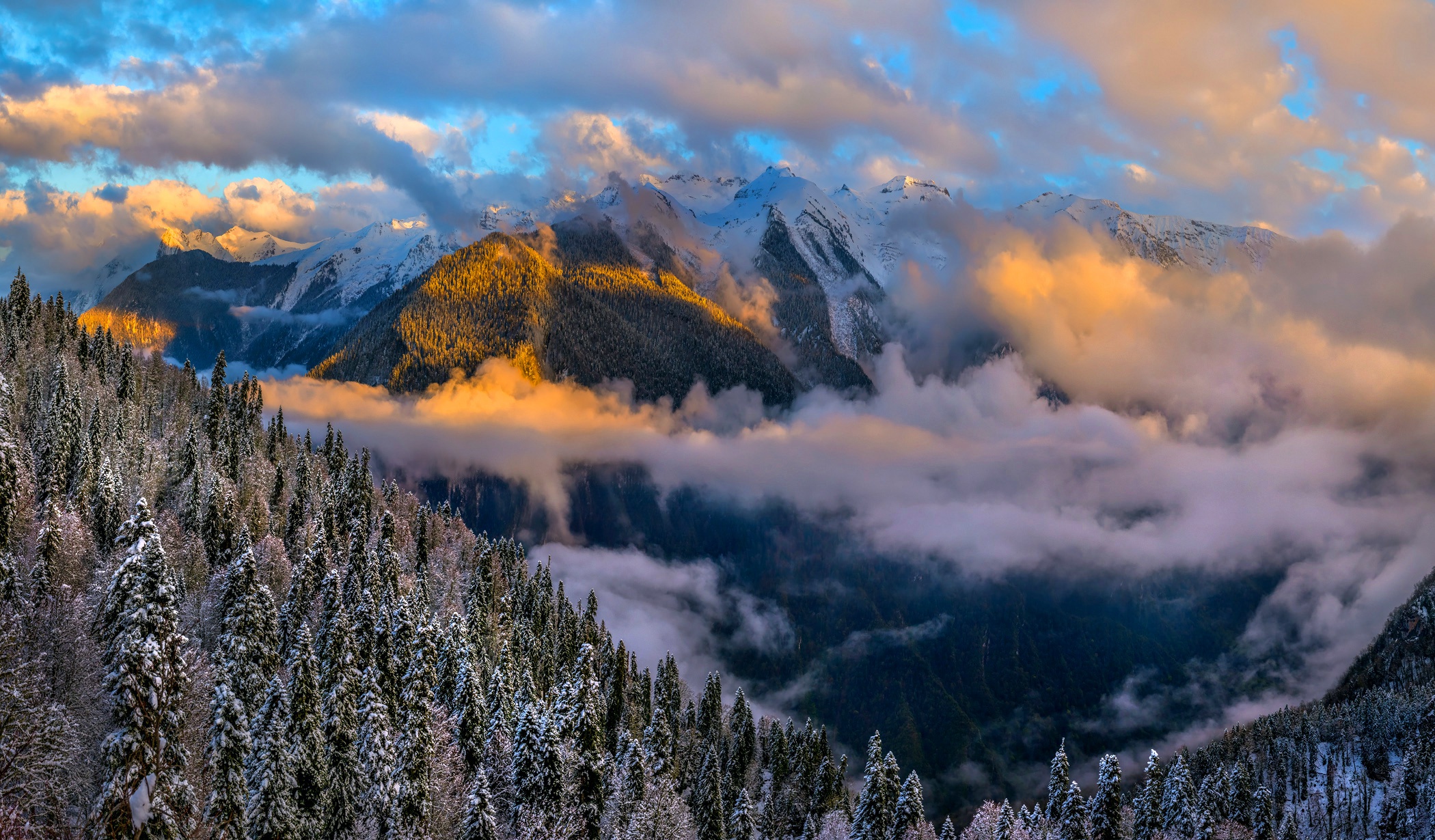 Скачать картинку Зима, Природа, Горы, Облака, Гора, Ландшафт, Земля/природа в телефон бесплатно.