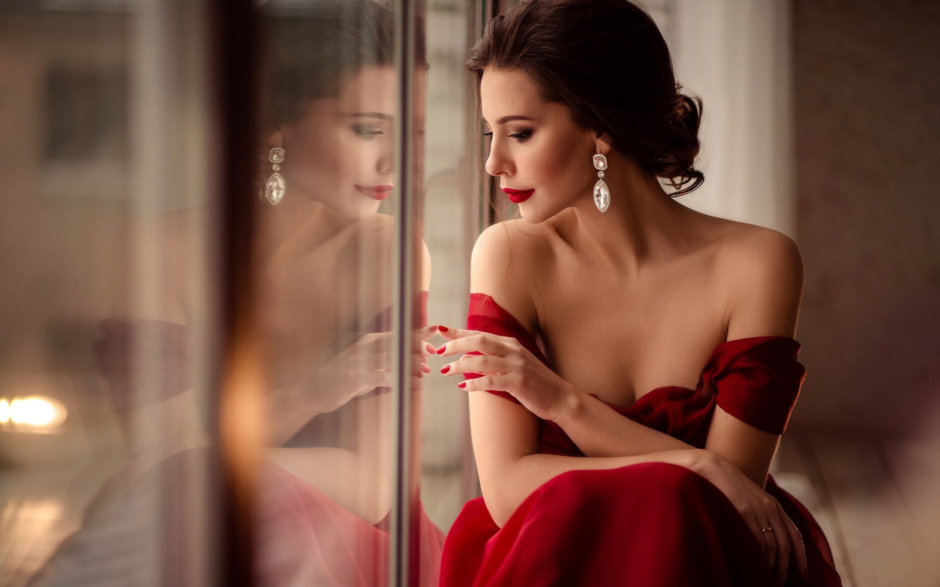 Free download wallpaper Reflection, Hand, Style, Model, Women, Earrings, Makeup, Brown Hair, Lipstick, Red Dress on your PC desktop