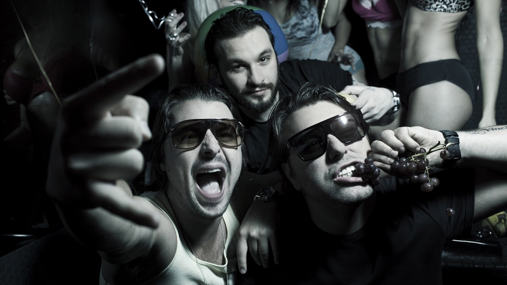 Завантажити шпалери Swedish House Mafia на телефон безкоштовно