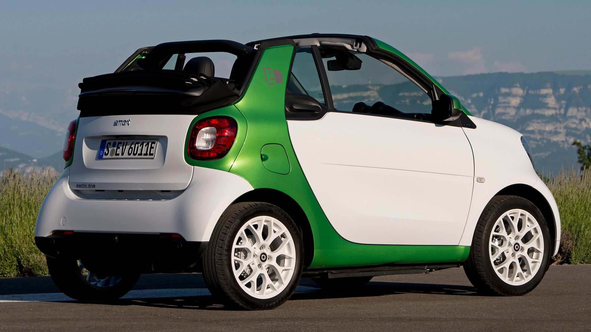 Download mobile wallpaper Car, Cabriolet, Electric Car, Smart Fortwo, Vehicles for free.