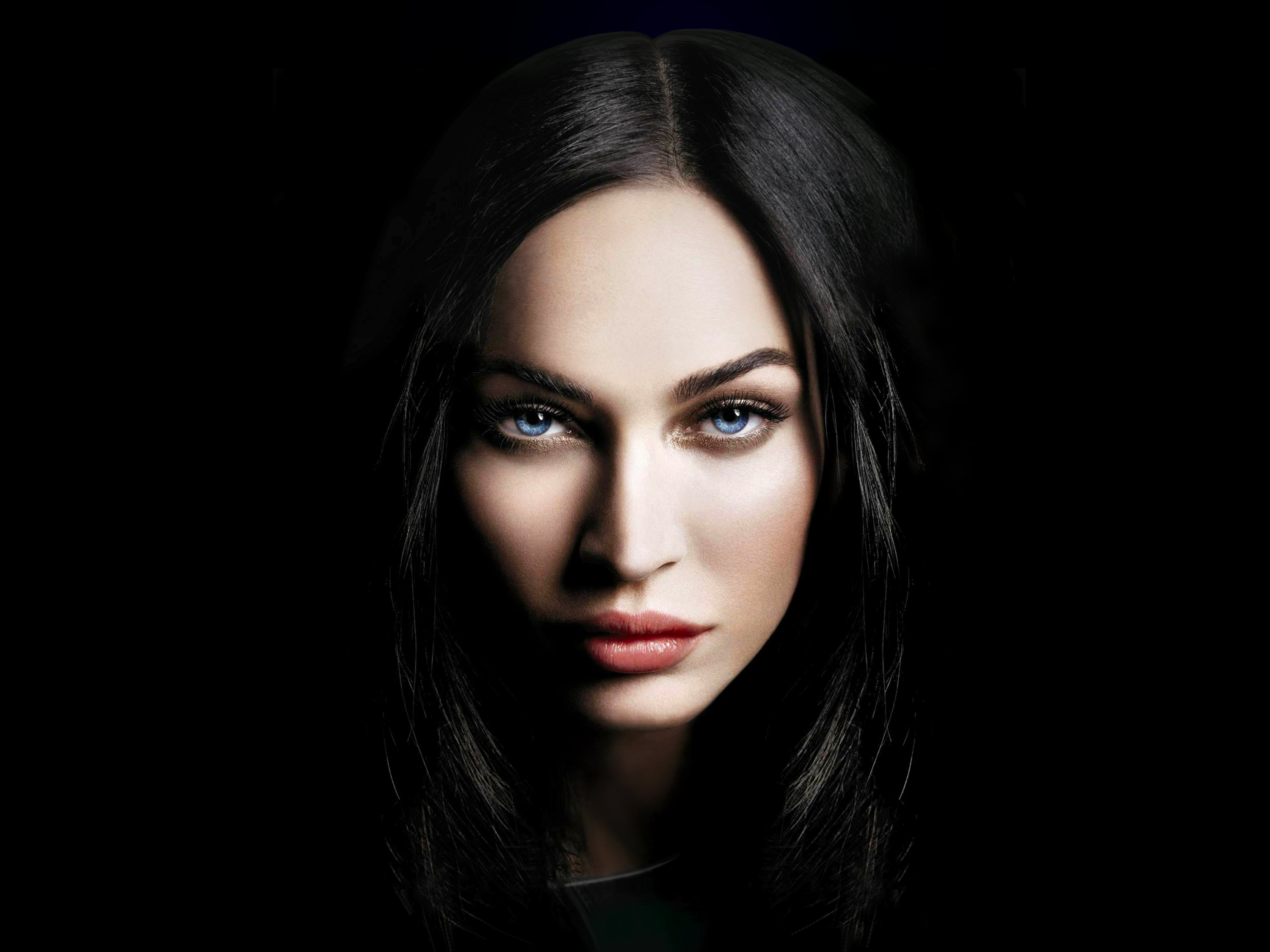 Laden Sie das Megan Fox, Gesicht, Blaue Augen, Berühmtheiten, Schwarzes Haar, Darstellerin-Bild kostenlos auf Ihren PC-Desktop herunter