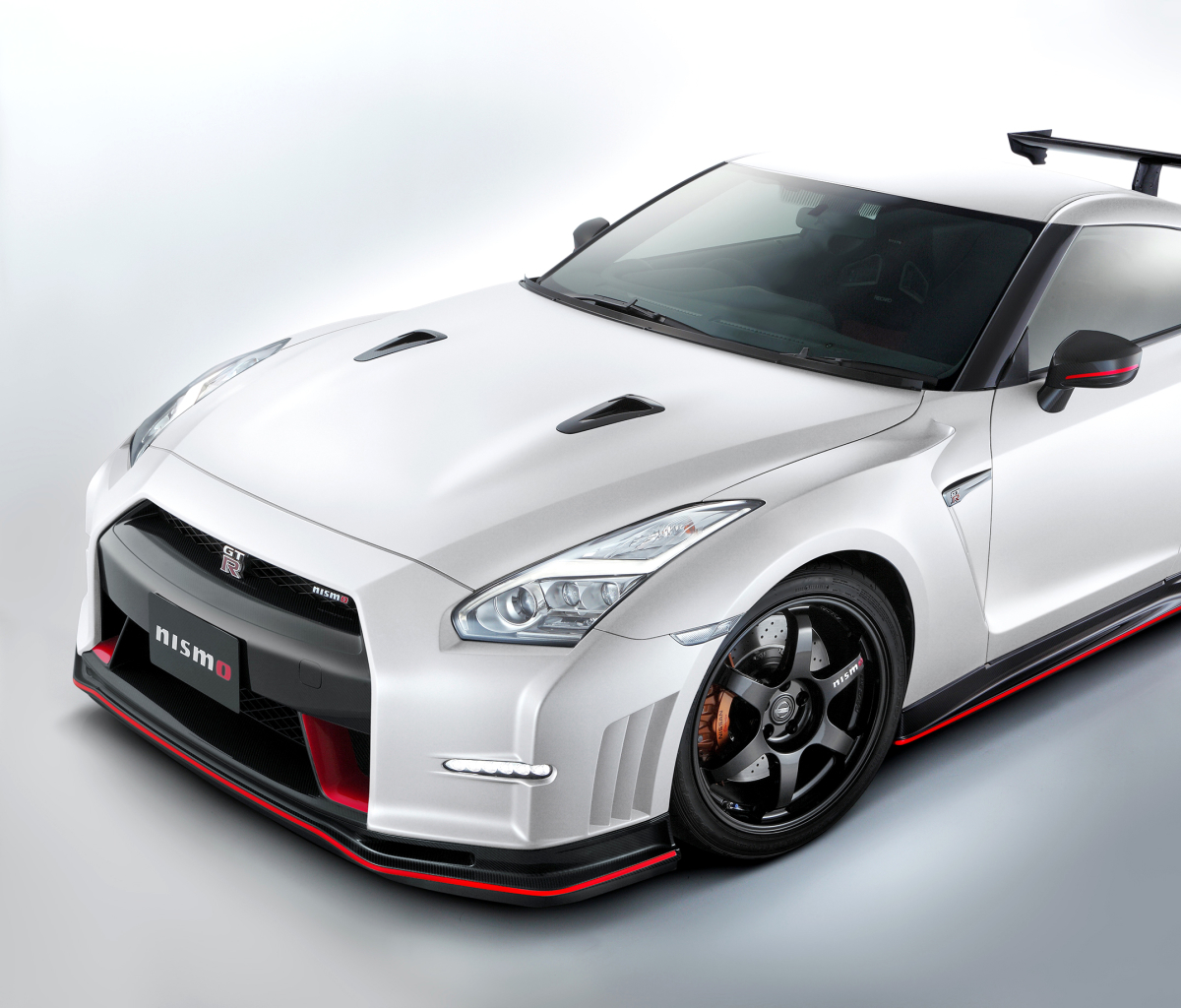 Download mobile wallpaper Nissan, Car, Supercar, Nissan Gt R, Vehicle, Vehicles, White Car, Nissan Gt R Nismo for free.