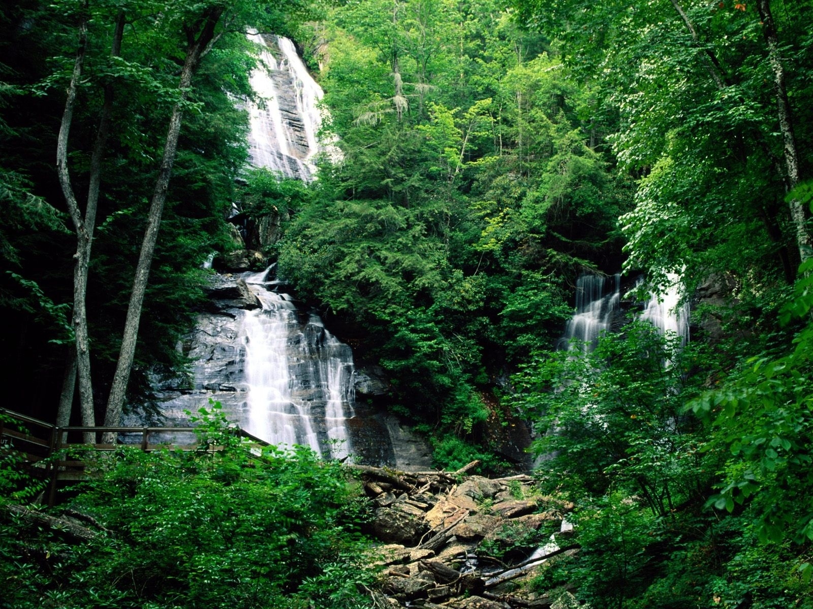 Handy-Wallpaper Natur, Wasser, Wasserfälle, Wasserfall, Wald, Vegetation, Erde/natur kostenlos herunterladen.