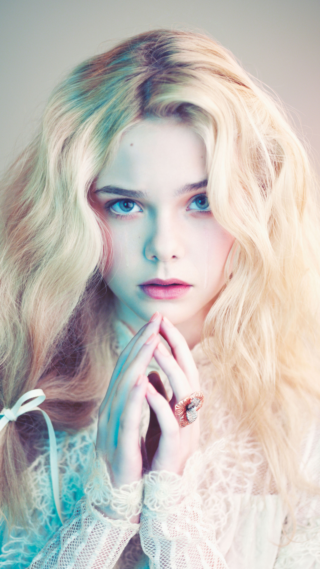 Download mobile wallpaper American, Celebrity, Actress, Elle Fanning for free.