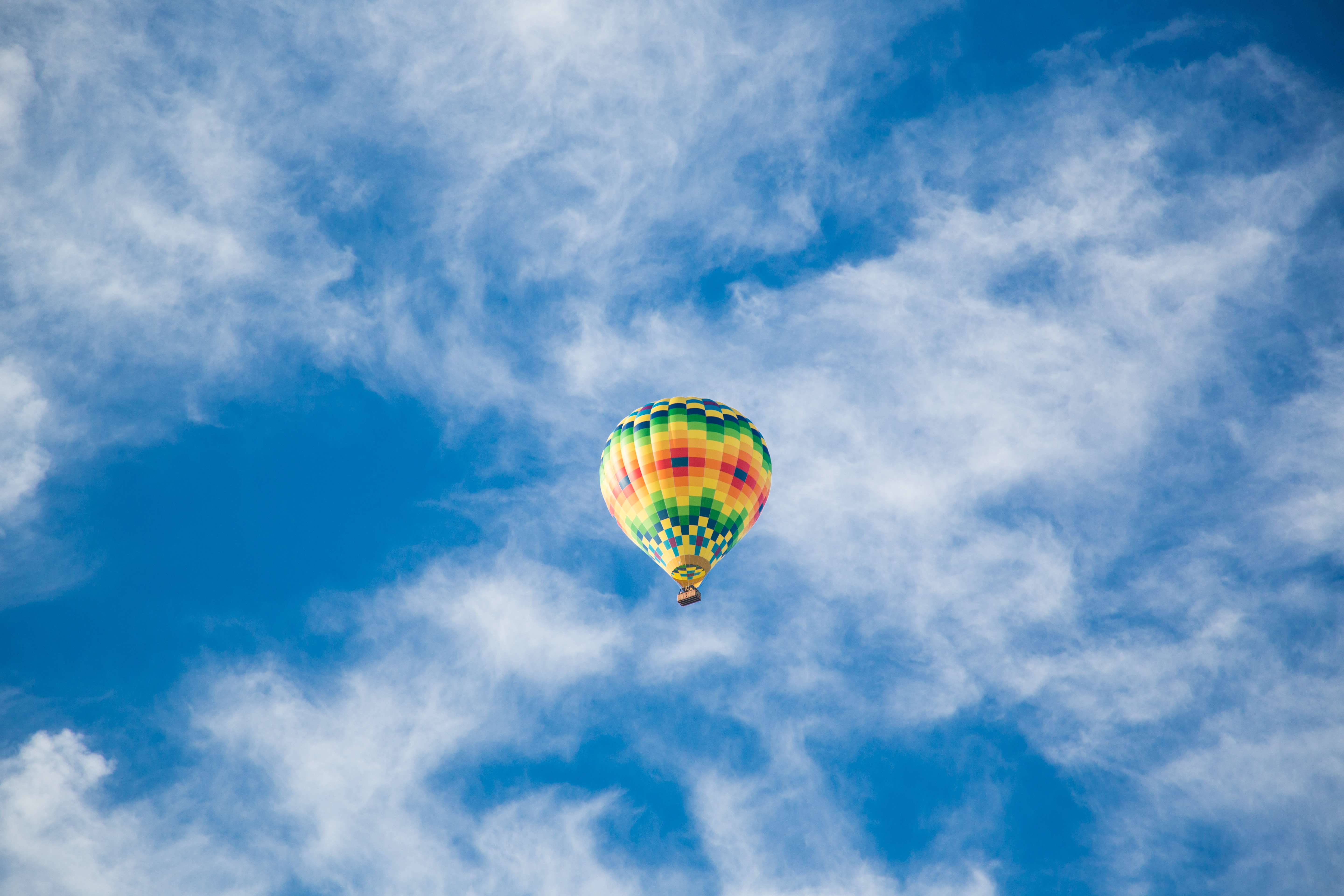111205 baixar papel de parede voo, céu, nuvens, miscelânea, variado, voar, balão - protetores de tela e imagens gratuitamente