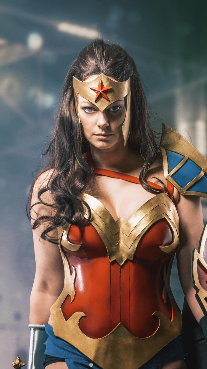 Download mobile wallpaper Brunette, Women, Blue Eyes, Long Hair, Dc Comics, Wonder Woman, Cosplay for free.