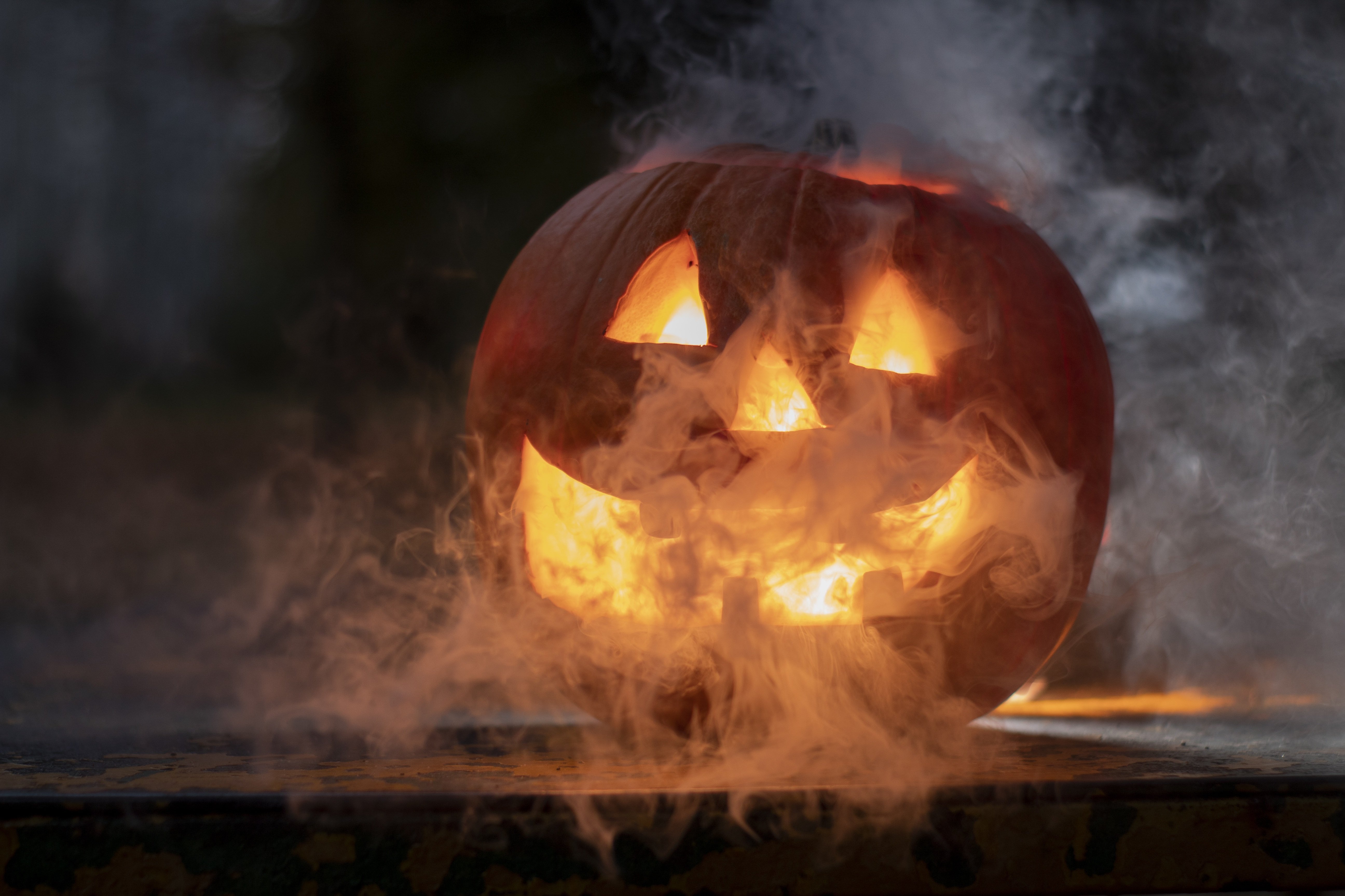 Download mobile wallpaper Halloween, Smoke, Pumpkin, Holiday, Jack O' Lantern for free.