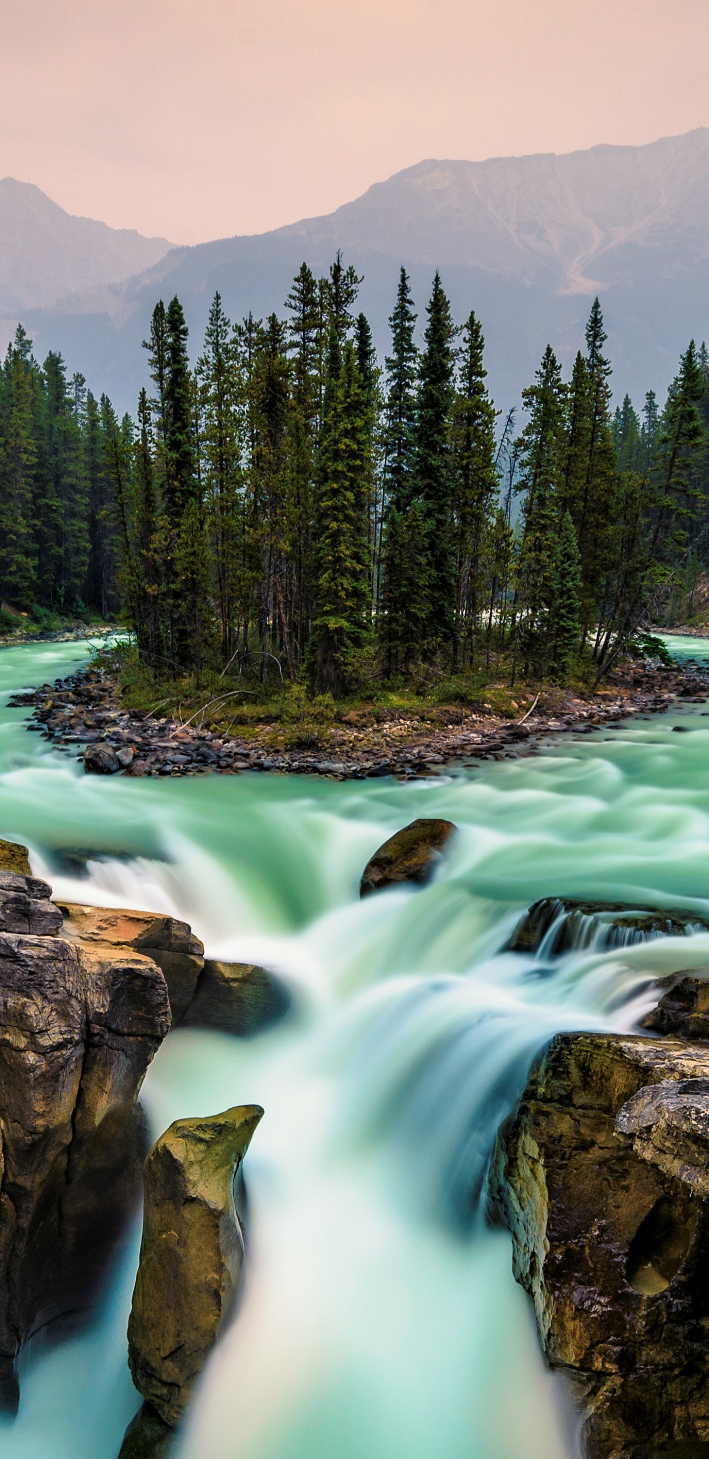 Скачать картинку Река, Водопады, Канада, Водопад, Лес, Земля/природа, Национальный Парк Джаспер в телефон бесплатно.