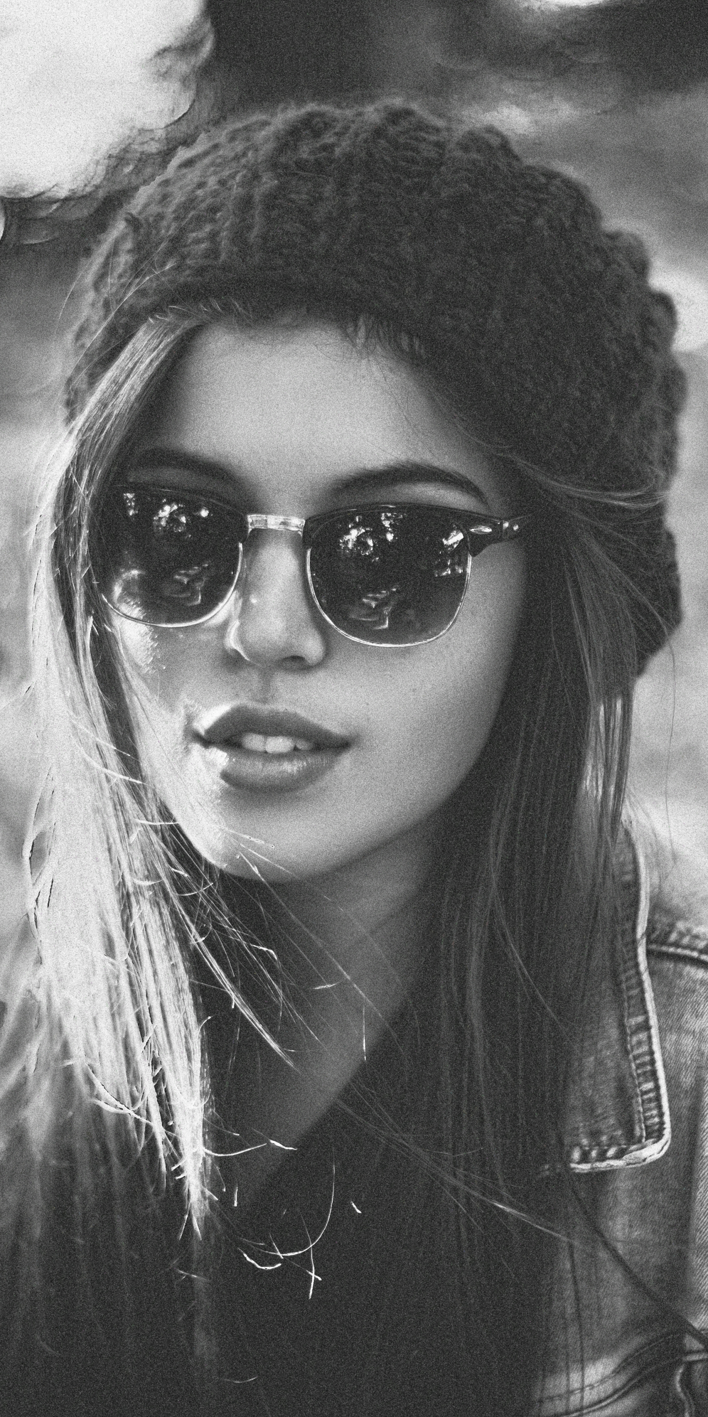 Download mobile wallpaper Bokeh, Hat, Sunglasses, Model, Women, Black & White for free.