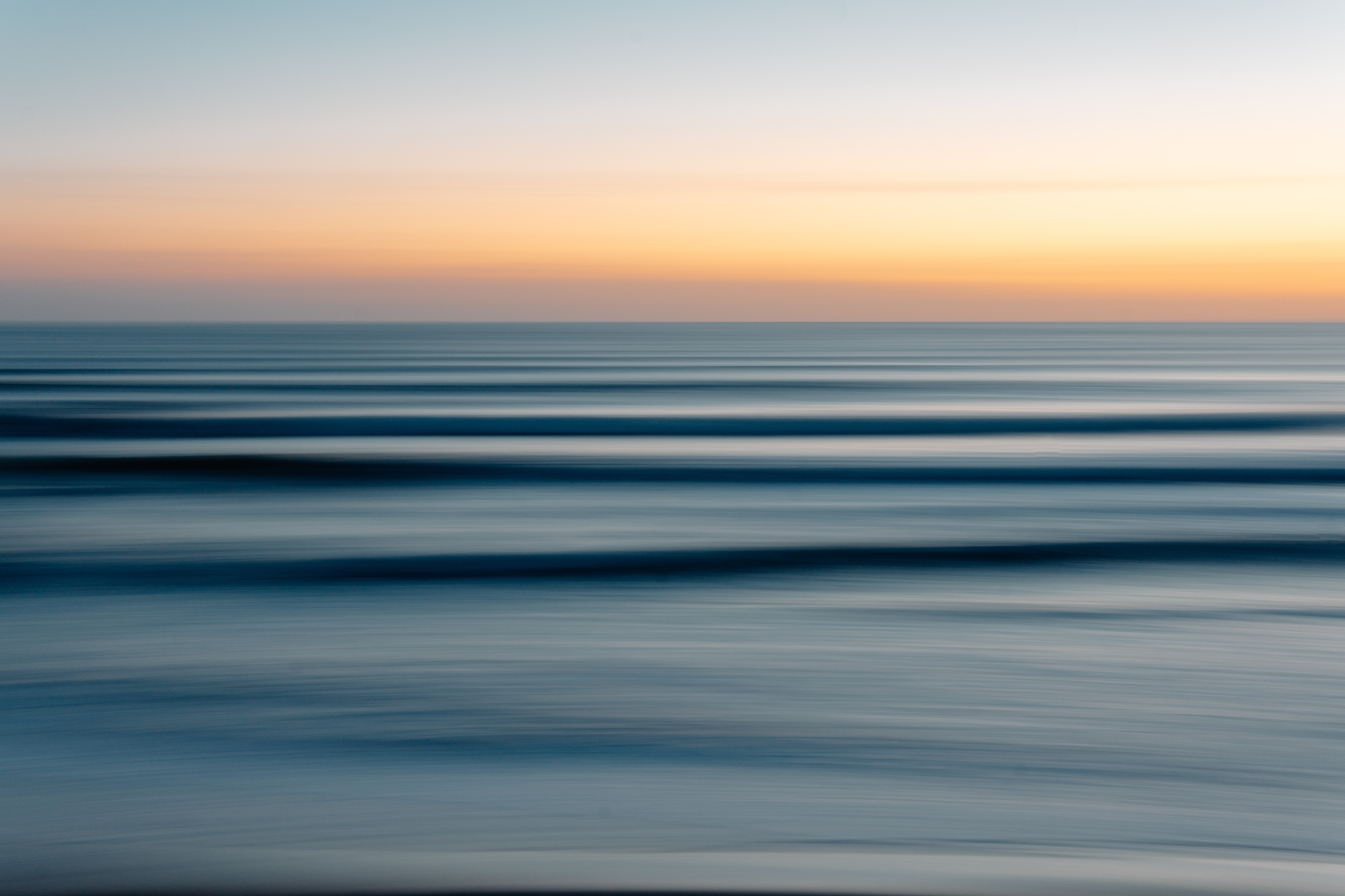 Download mobile wallpaper Sky, Smooth, Horizon, Sea, Nature, Blur for free.