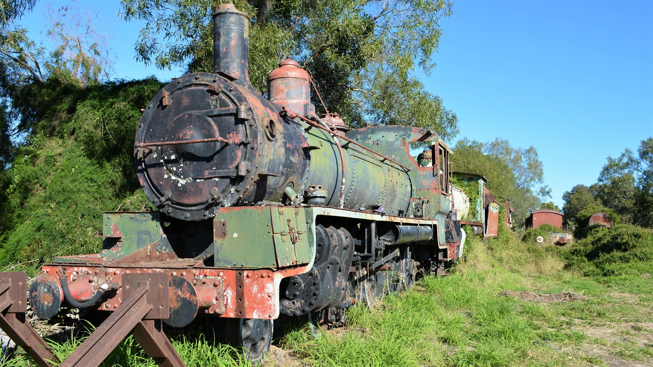 Free download wallpaper Old, Train, Wreck, Vehicles, Steam Train on your PC desktop