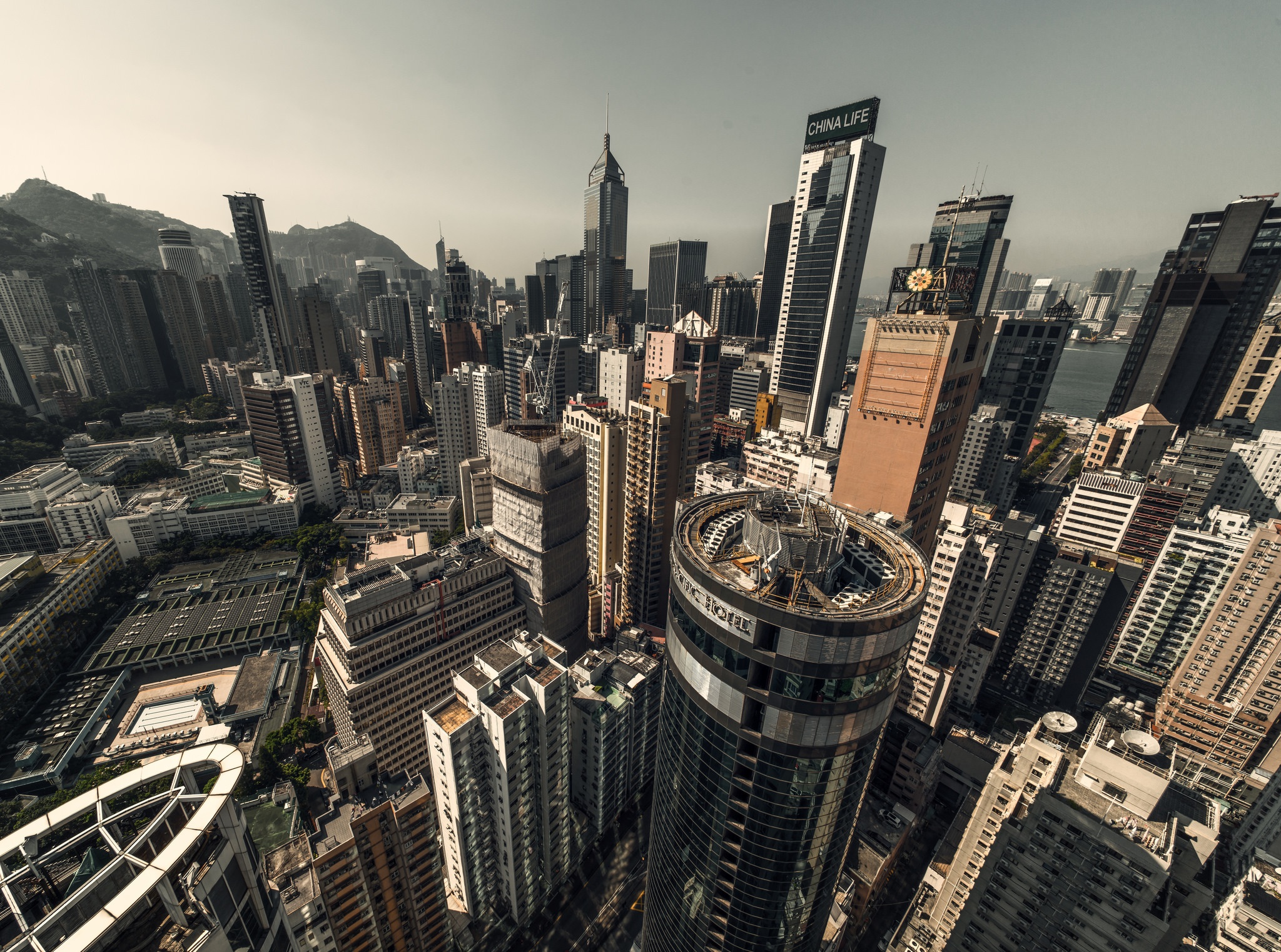 Скачать обои бесплатно Города, Город, Здание, Гонконг, Небоскрёб, Сделано Человеком картинка на рабочий стол ПК