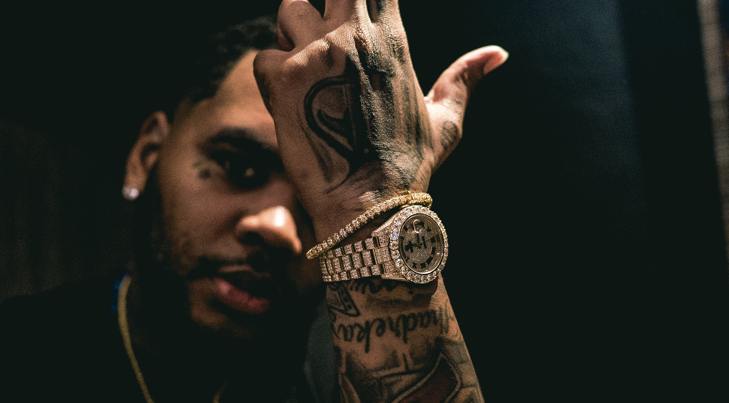 Laden Sie Kevin Gates HD-Desktop-Hintergründe herunter