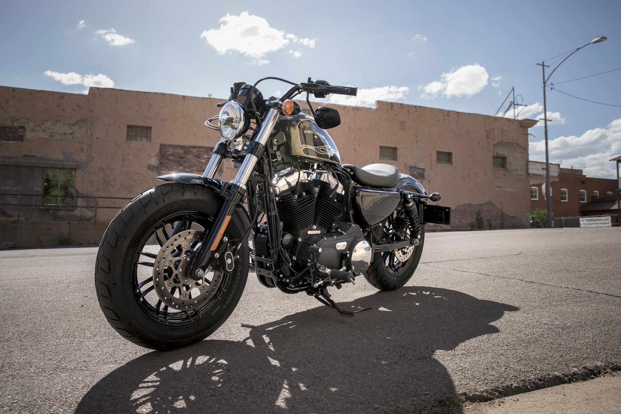 Завантажити шпалери Harley Davidson Forty Eight на телефон безкоштовно