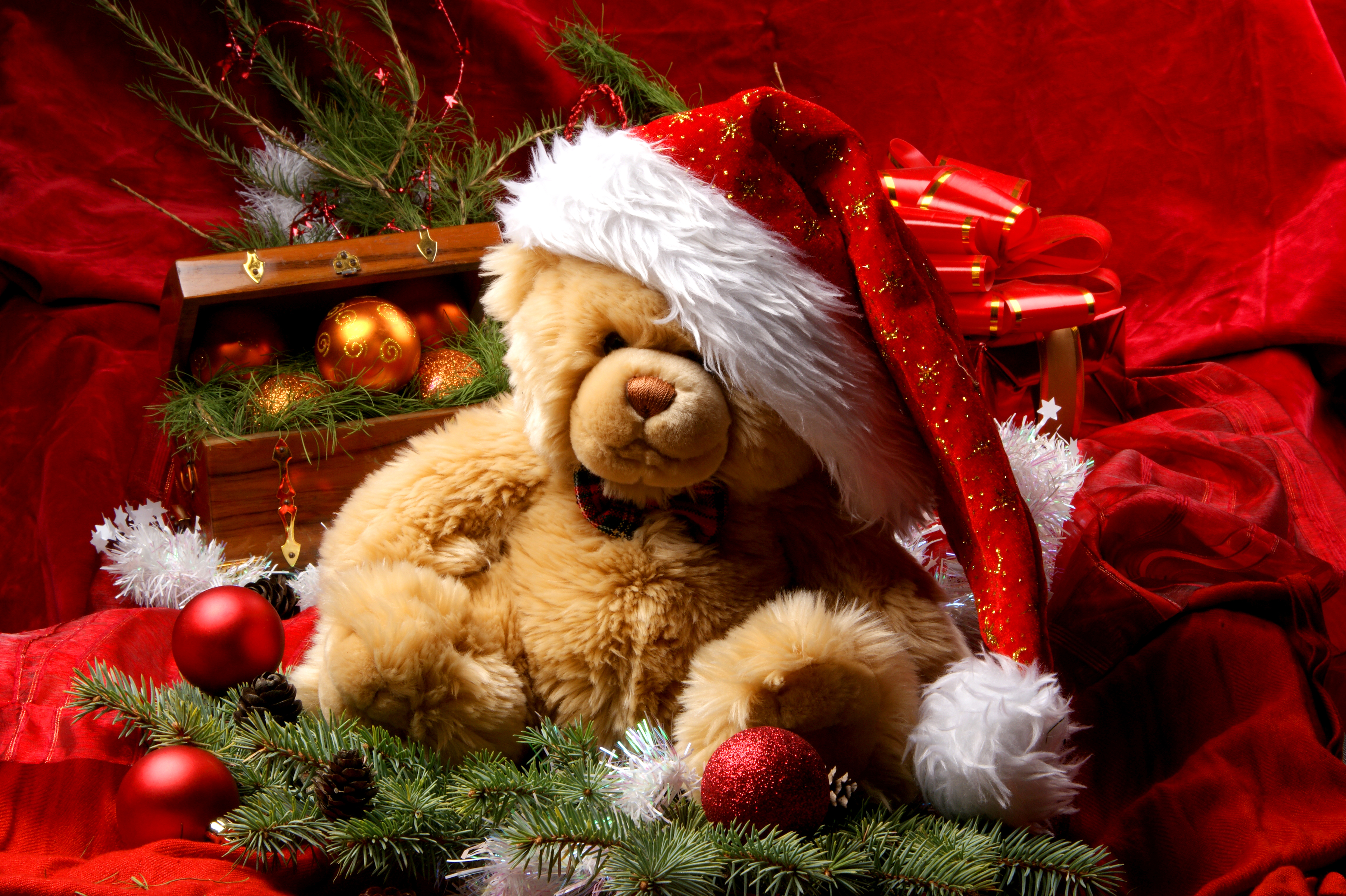 Laden Sie das Feiertage, Weihnachten, Teddybär, Weihnachtsschmuck, Weihnachtsmütze-Bild kostenlos auf Ihren PC-Desktop herunter