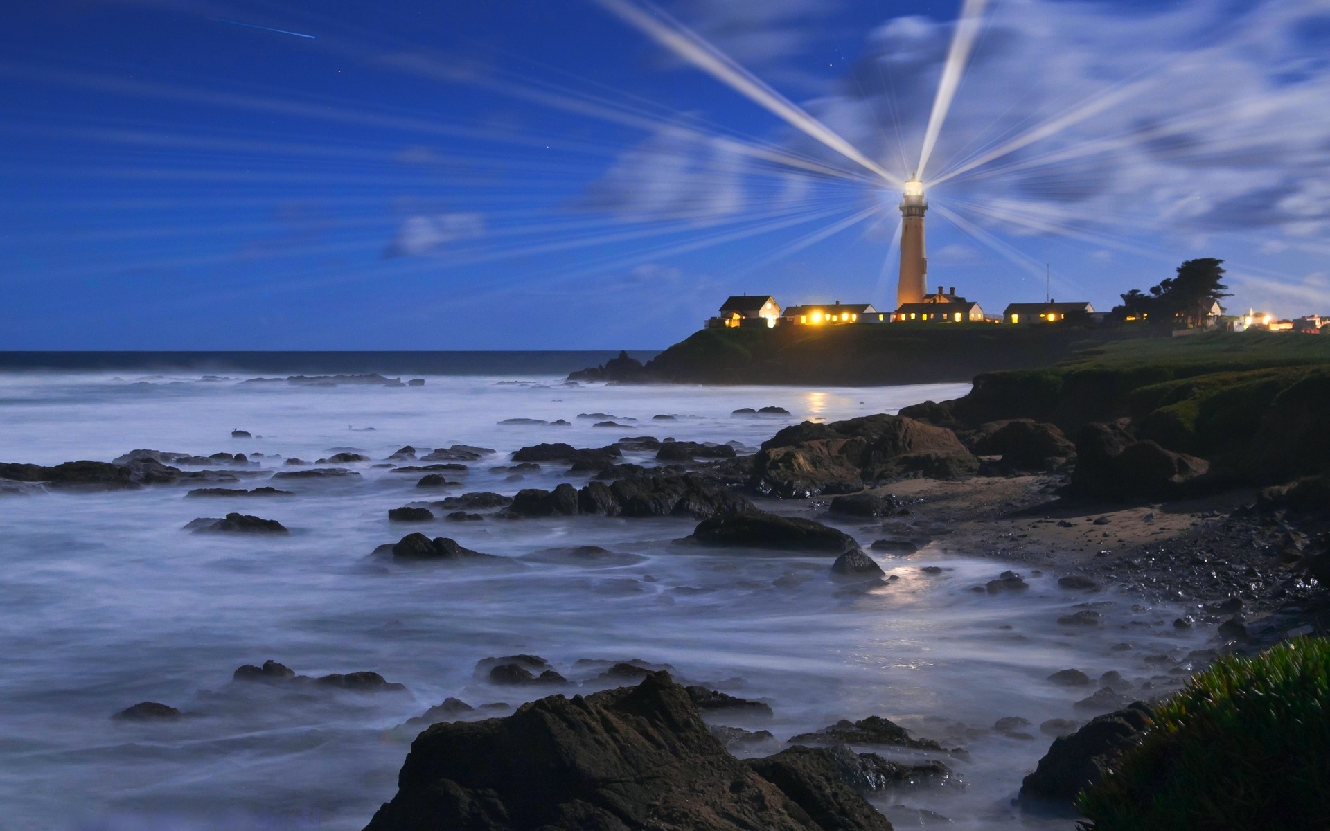 Free download wallpaper Lighthouse, Man Made on your PC desktop