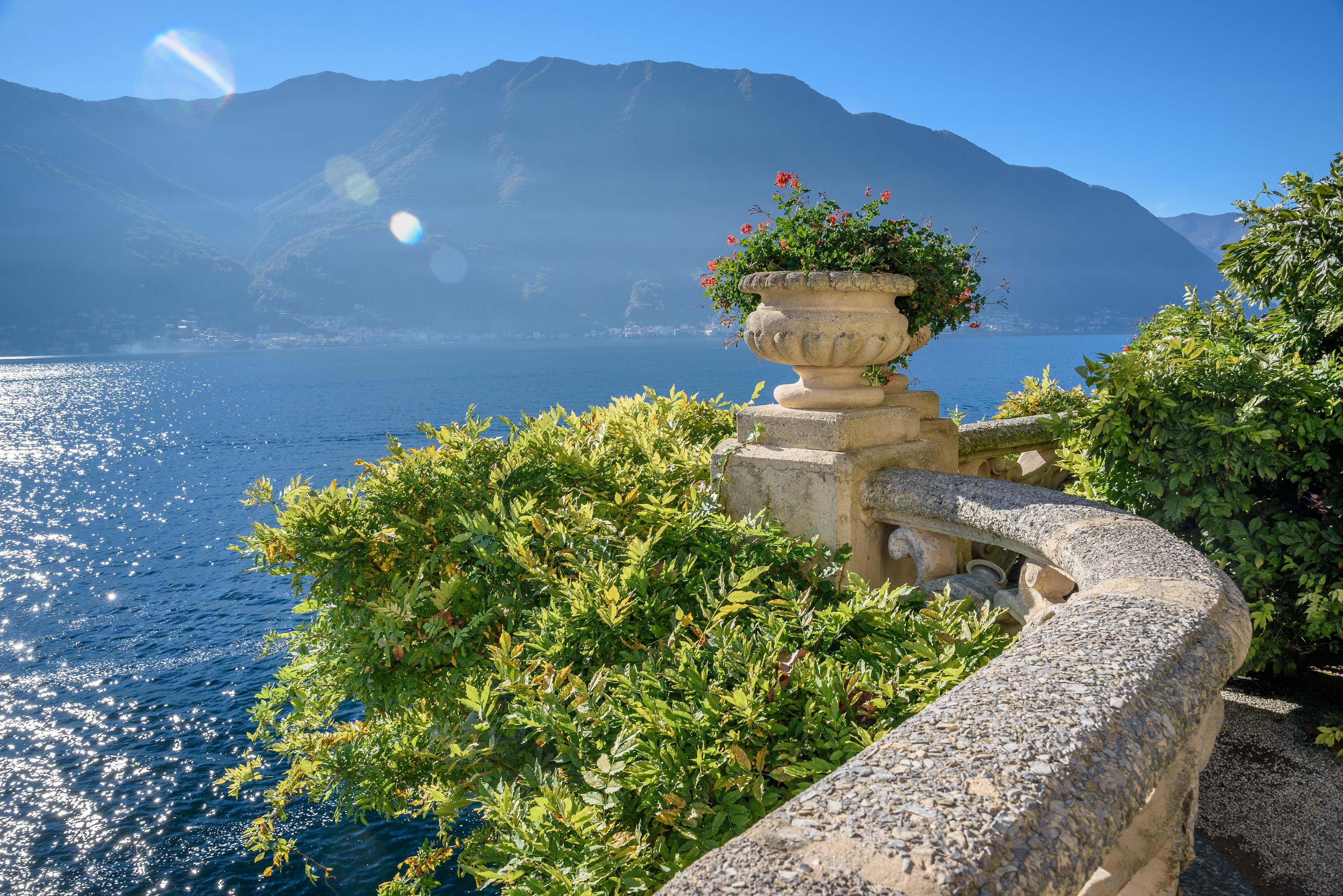 Download mobile wallpaper Italy, Lake, Photography, Lake Como, Villa Balbianello for free.