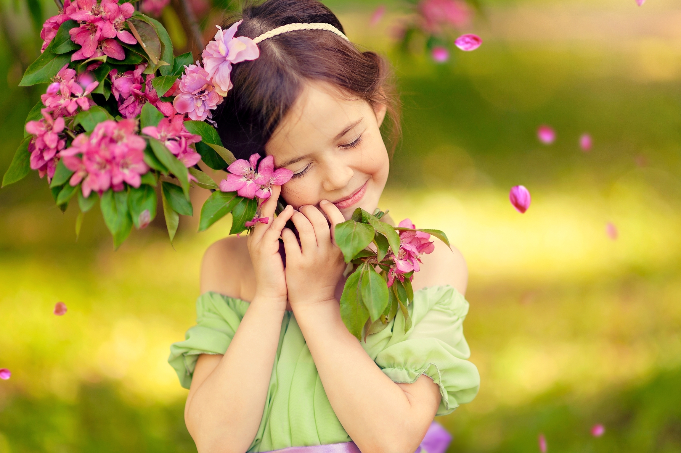 Download mobile wallpaper Flower, Smile, Child, Cute, Photography, Little Girl for free.