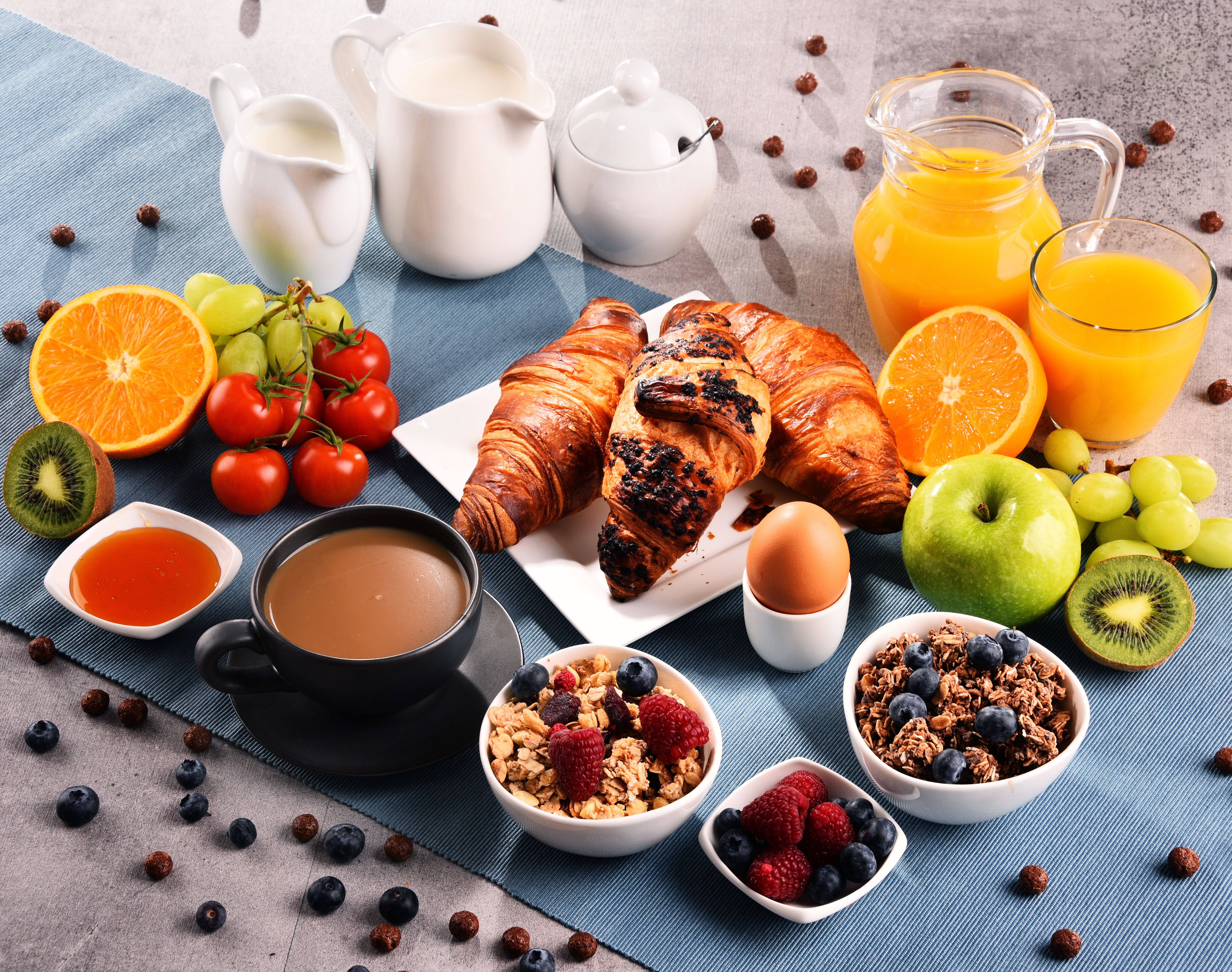 croissant, food, breakfast, berry, coffee, fruit, juice, still life, viennoiserie