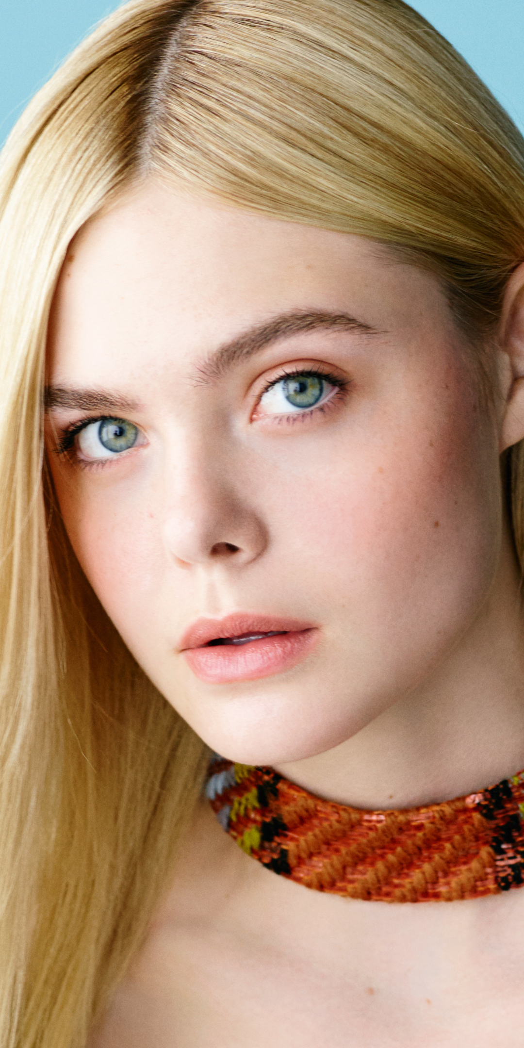 Download mobile wallpaper Blonde, Face, Green Eyes, American, Celebrity, Actress, Elle Fanning for free.