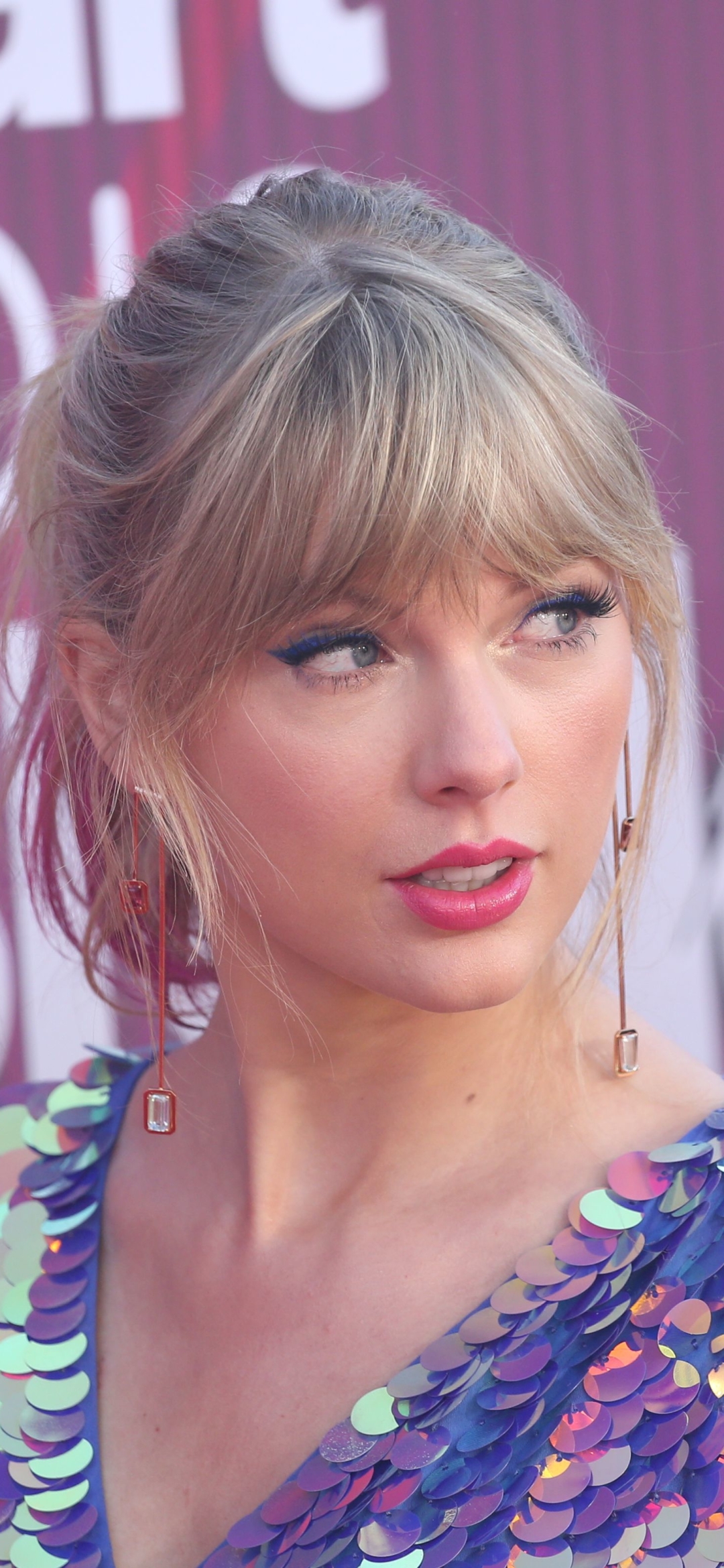 Download mobile wallpaper Music, Singer, Blonde, American, Taylor Swift, Lipstick for free.