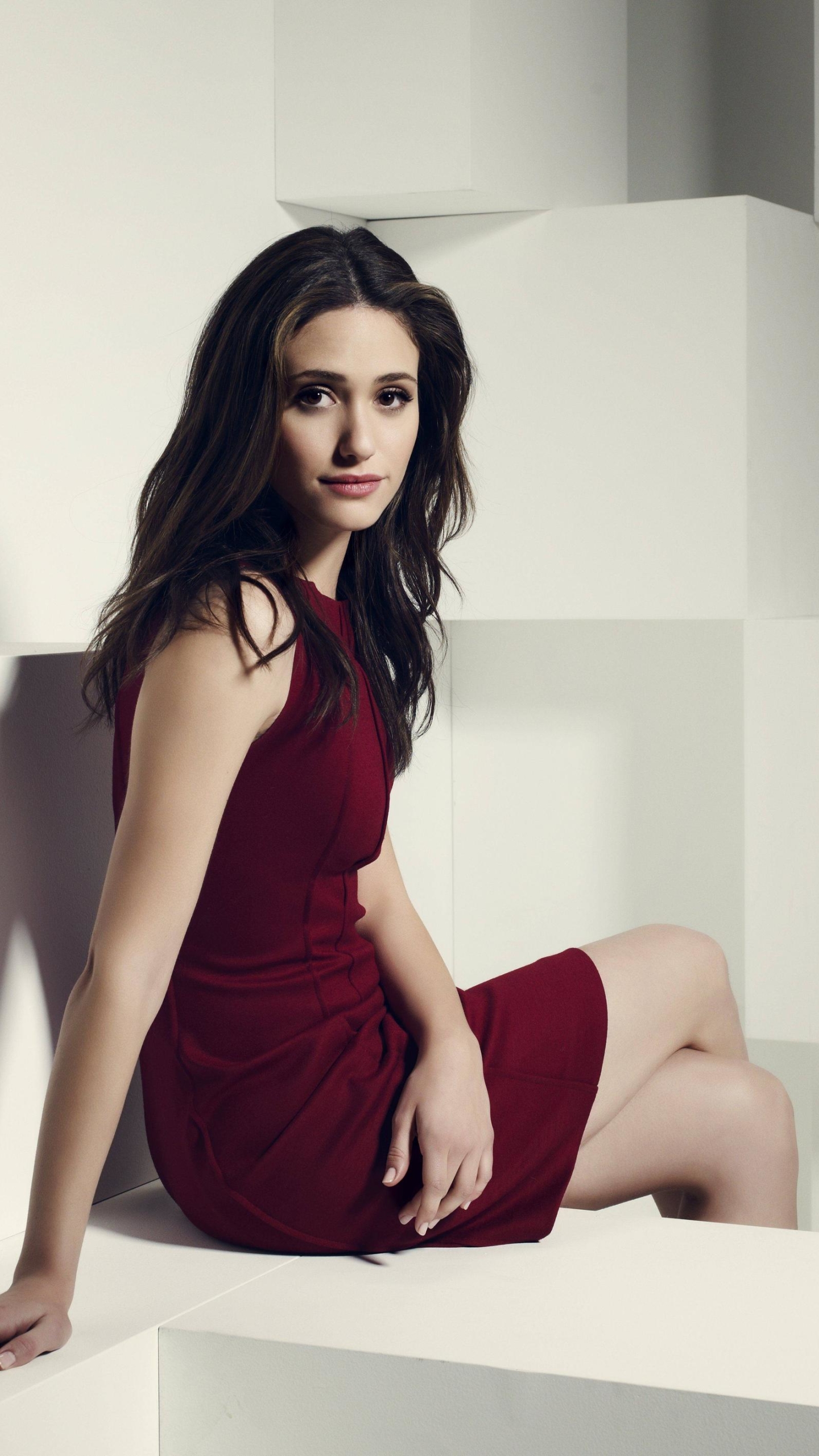 Download mobile wallpaper Brunette, American, Celebrity, Brown Eyes, Actress, Red Dress, Emmy Rossum for free.