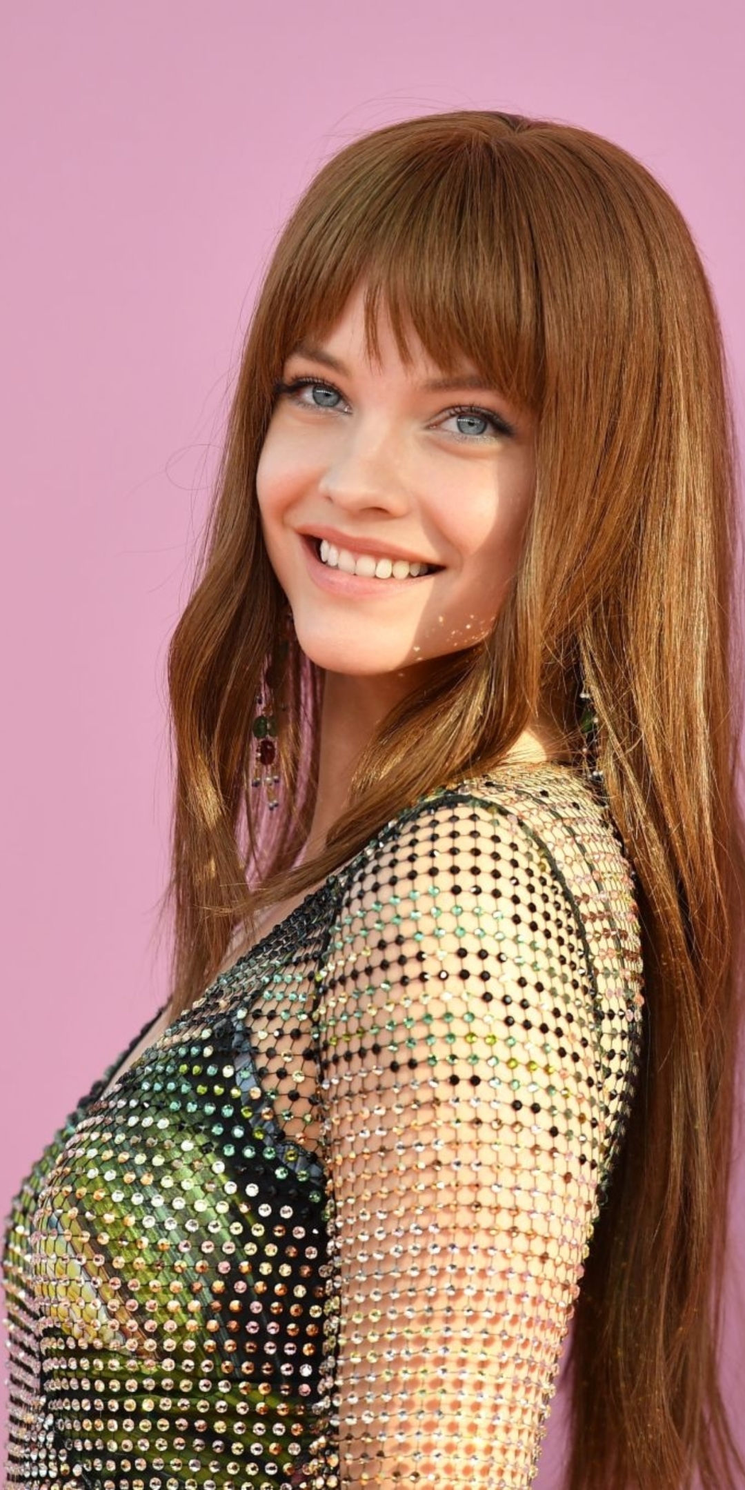 Baixar papel de parede para celular de Sorriso, Morena, Modelo, Celebridade, Cabelo Castanho, Barbara Palvin, Húngaro gratuito.