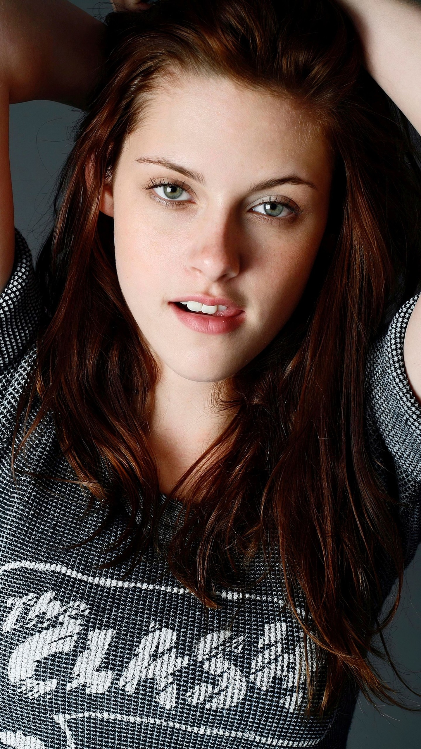 Download mobile wallpaper Kristen Stewart, Brunette, American, Celebrity, Actress for free.