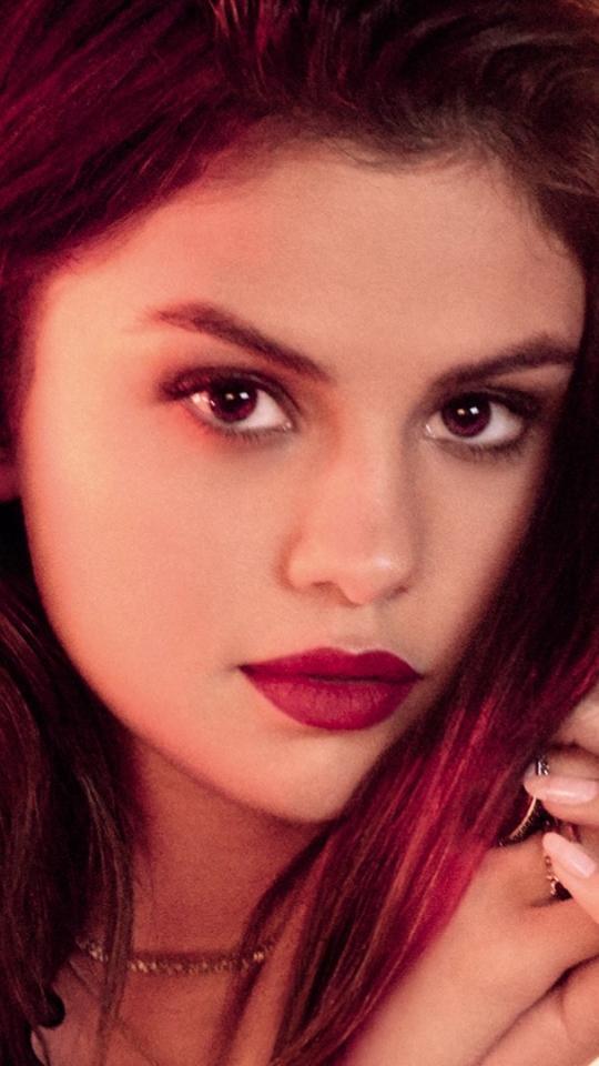 Download mobile wallpaper Music, Selena Gomez, Singer, Pink Hair, Brown Eyes, Actress, Lipstick for free.