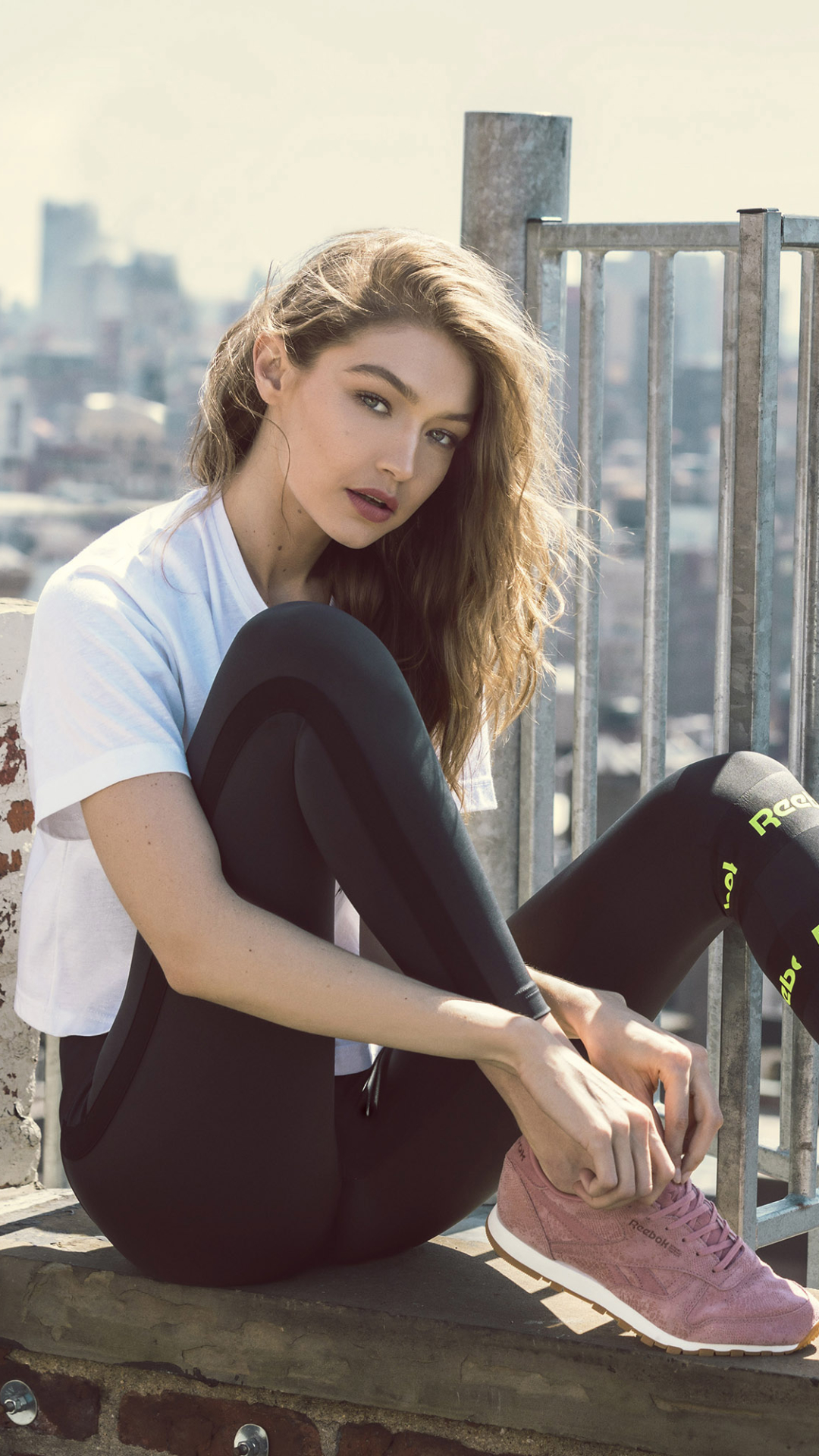 Download mobile wallpaper Fitness, Brunette, Model, American, Celebrity, Depth Of Field, Gigi Hadid for free.