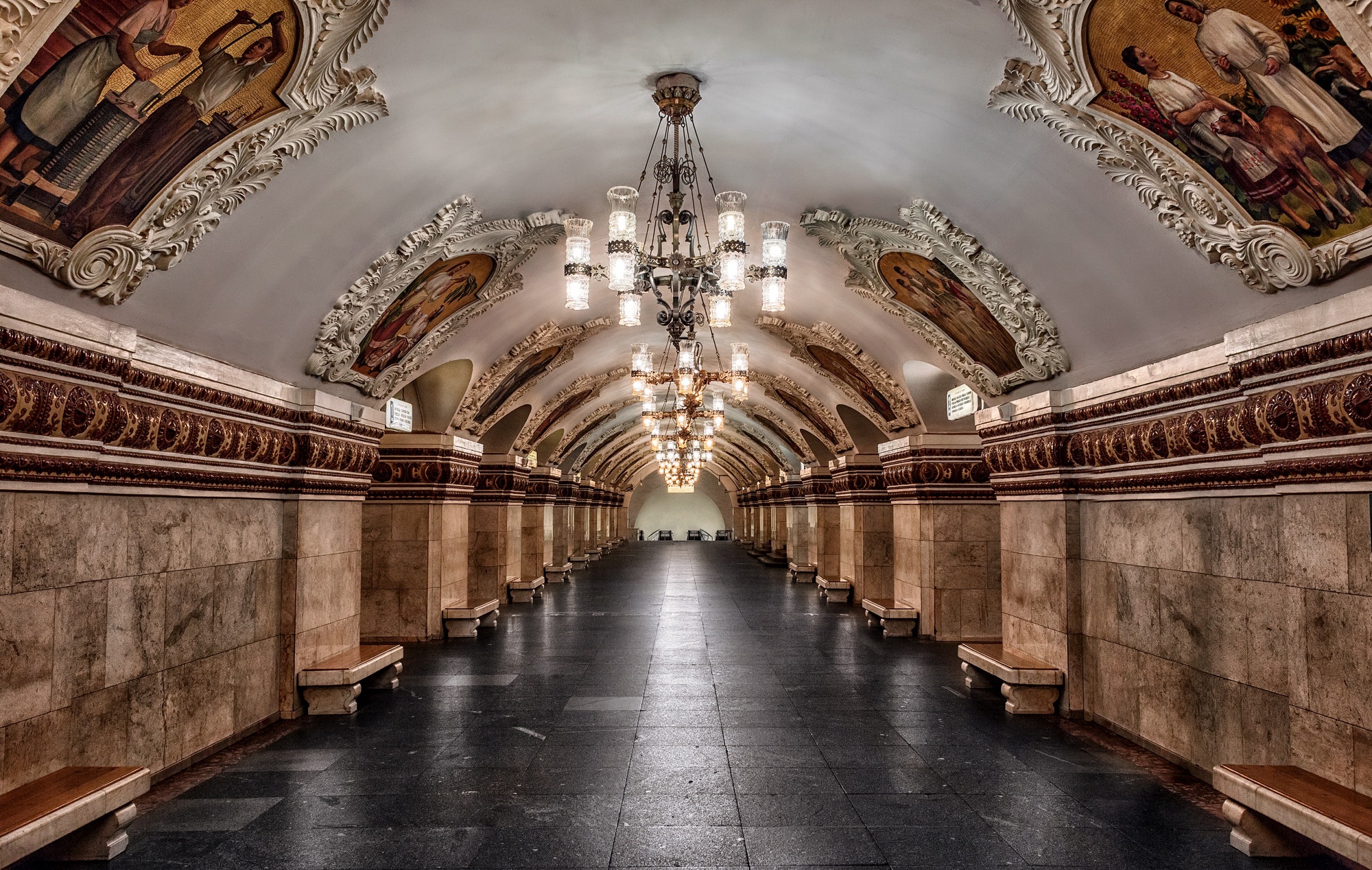 Download mobile wallpaper Interior, Tunnel, Russia, Underground, Subway, Chandelier, Train Station, Moscow, Man Made for free.