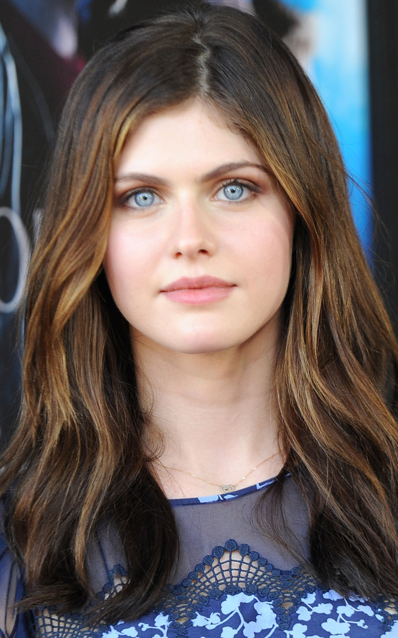 Download mobile wallpaper Celebrity, Alexandra Daddario for free.