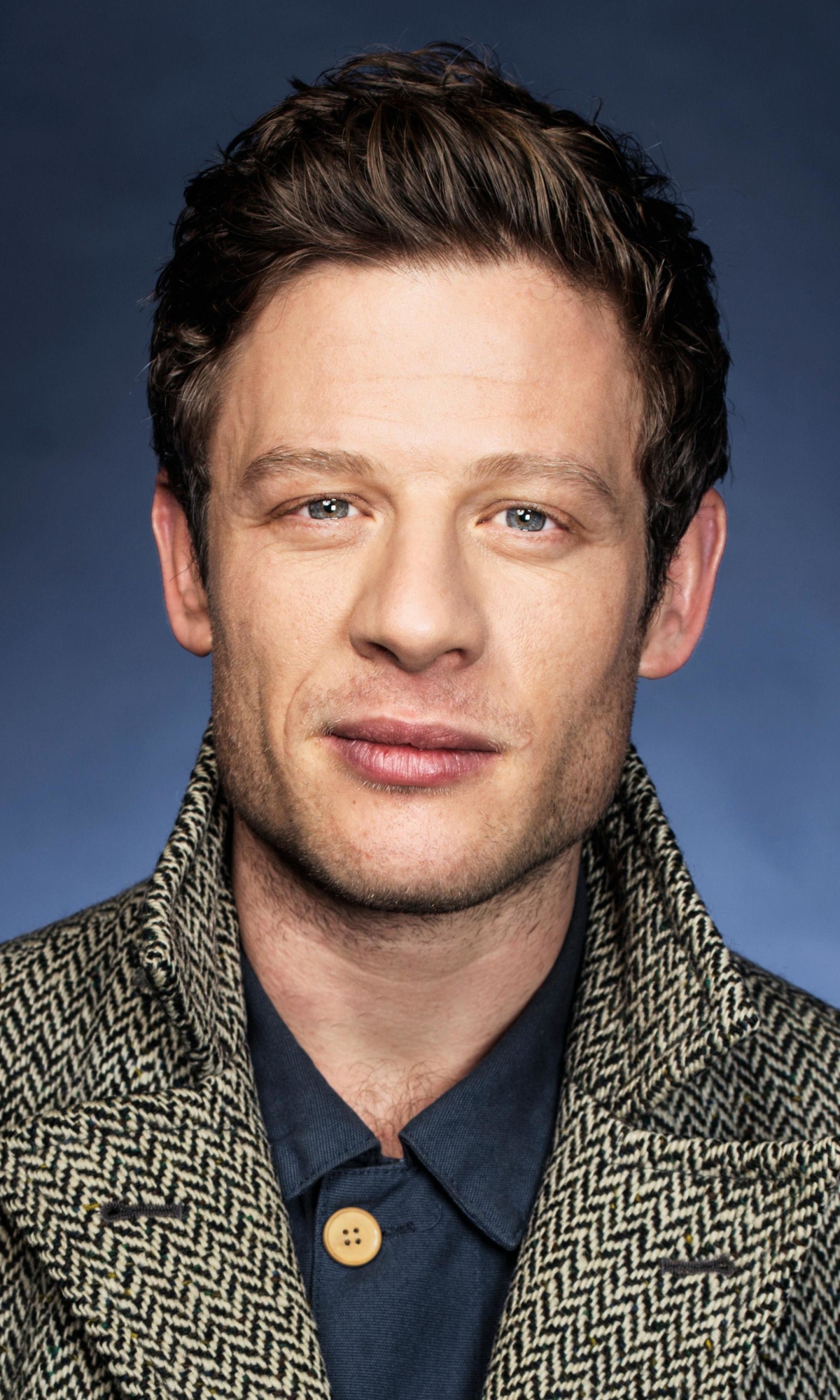 Descarga gratuita de fondo de pantalla para móvil de Celebridades, James Norton.