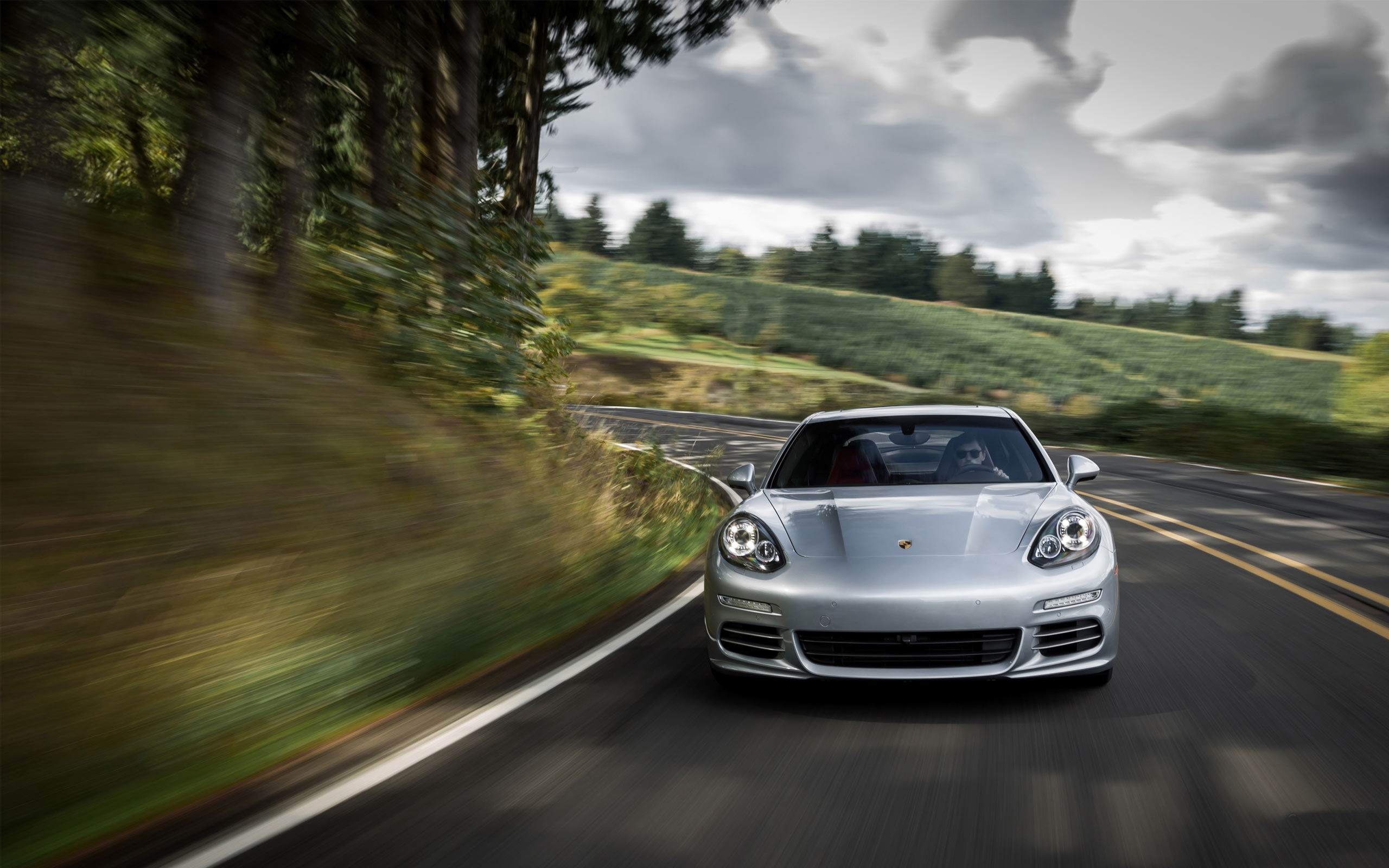 Die besten Porsche Panamera 4S-Hintergründe für den Telefonbildschirm