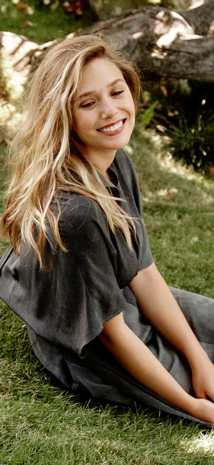 Download mobile wallpaper Blonde, Celebrity, Actress, Elizabeth Olsen for free.