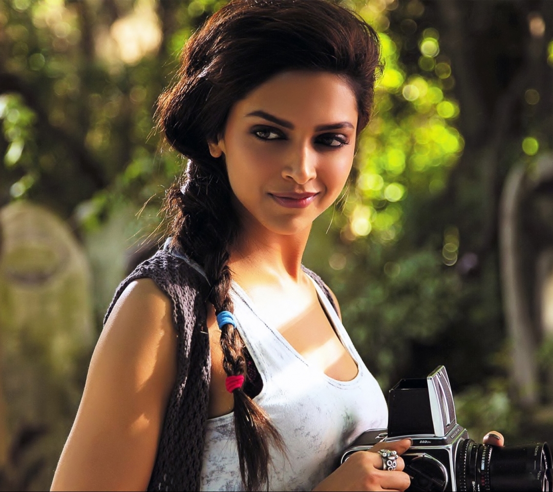 Free download wallpaper Brunette, Indian, Celebrity, Actress, Deepika Padukone, Bollywood on your PC desktop