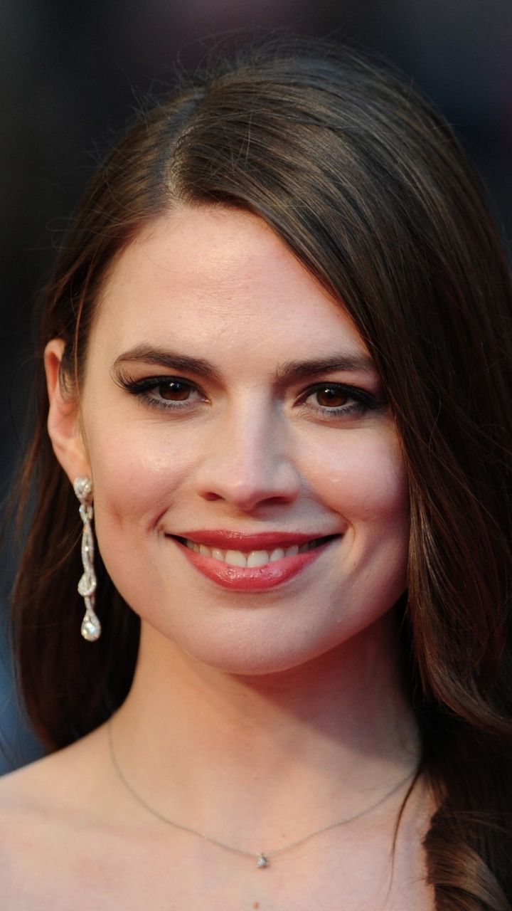 Download mobile wallpaper Smile, Face, Earrings, Celebrity, Brown Eyes, Actress, Hayley Atwell for free.
