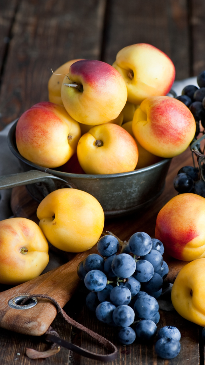 Download mobile wallpaper Fruits, Food, Grapes, Fruit, Nectarine for free.
