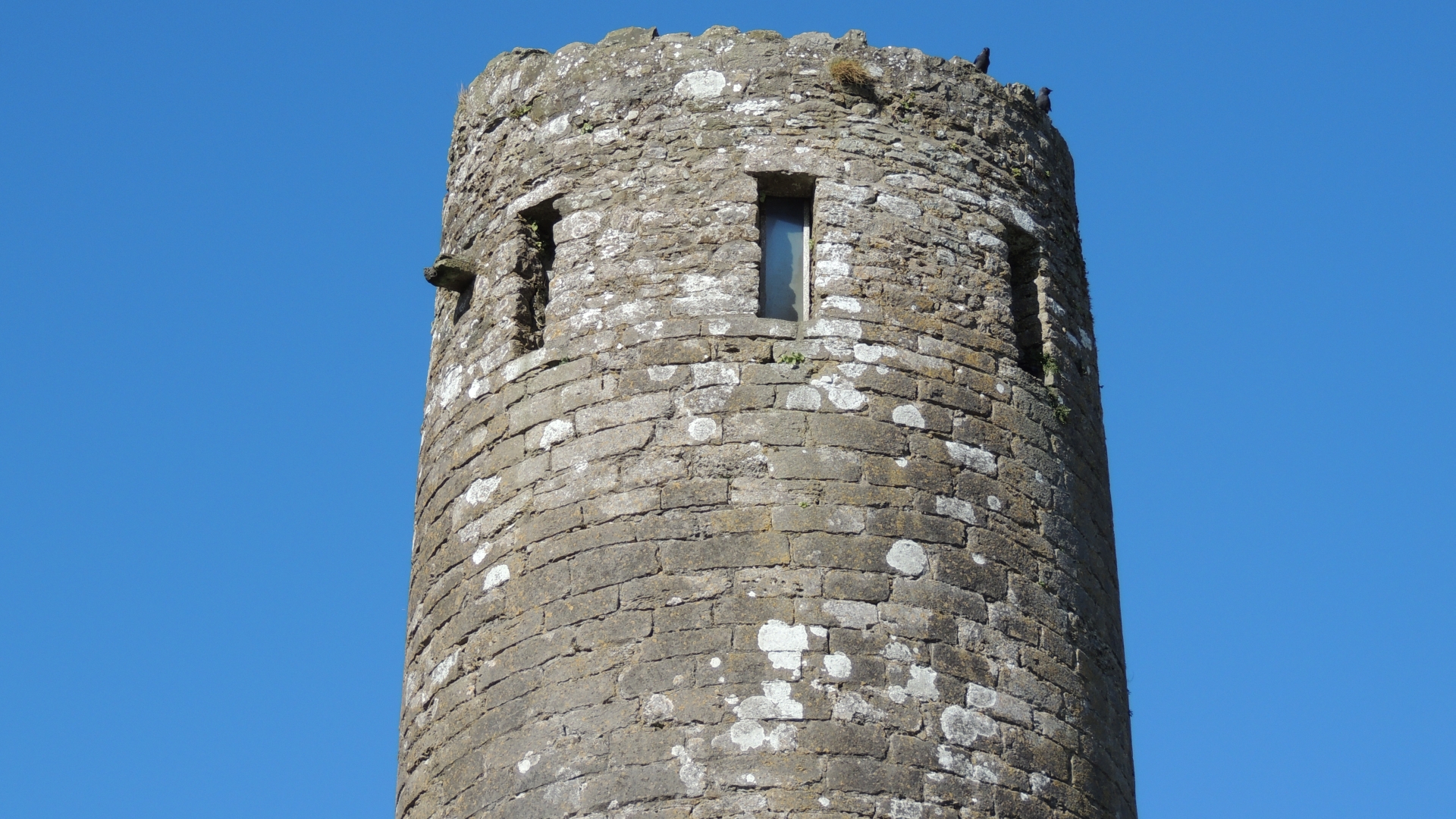 Free download wallpaper Tower, Ireland, Monastery, Religious, Clonmacnoise, Clonmacnoise Monastery on your PC desktop