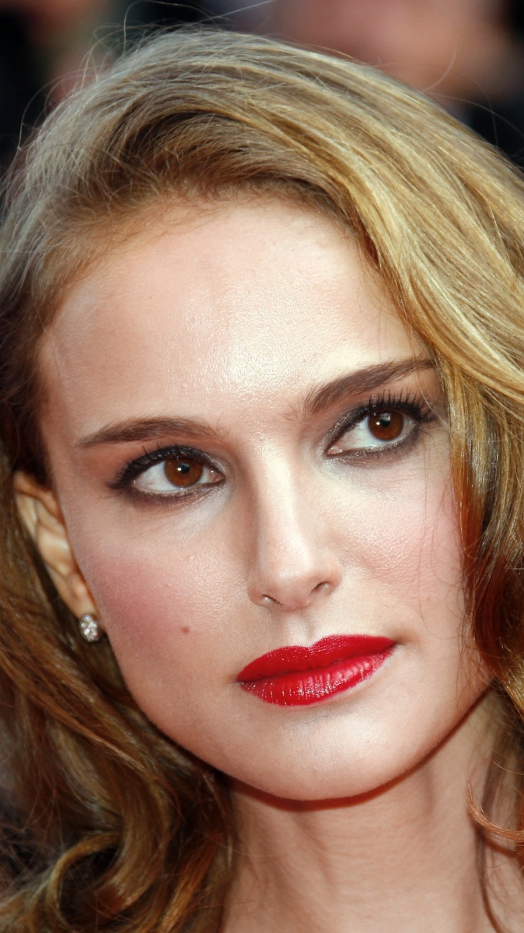 Download mobile wallpaper Natalie Portman, Blonde, Face, Celebrity, Brown Eyes, Actress, Lipstick, Israeli for free.