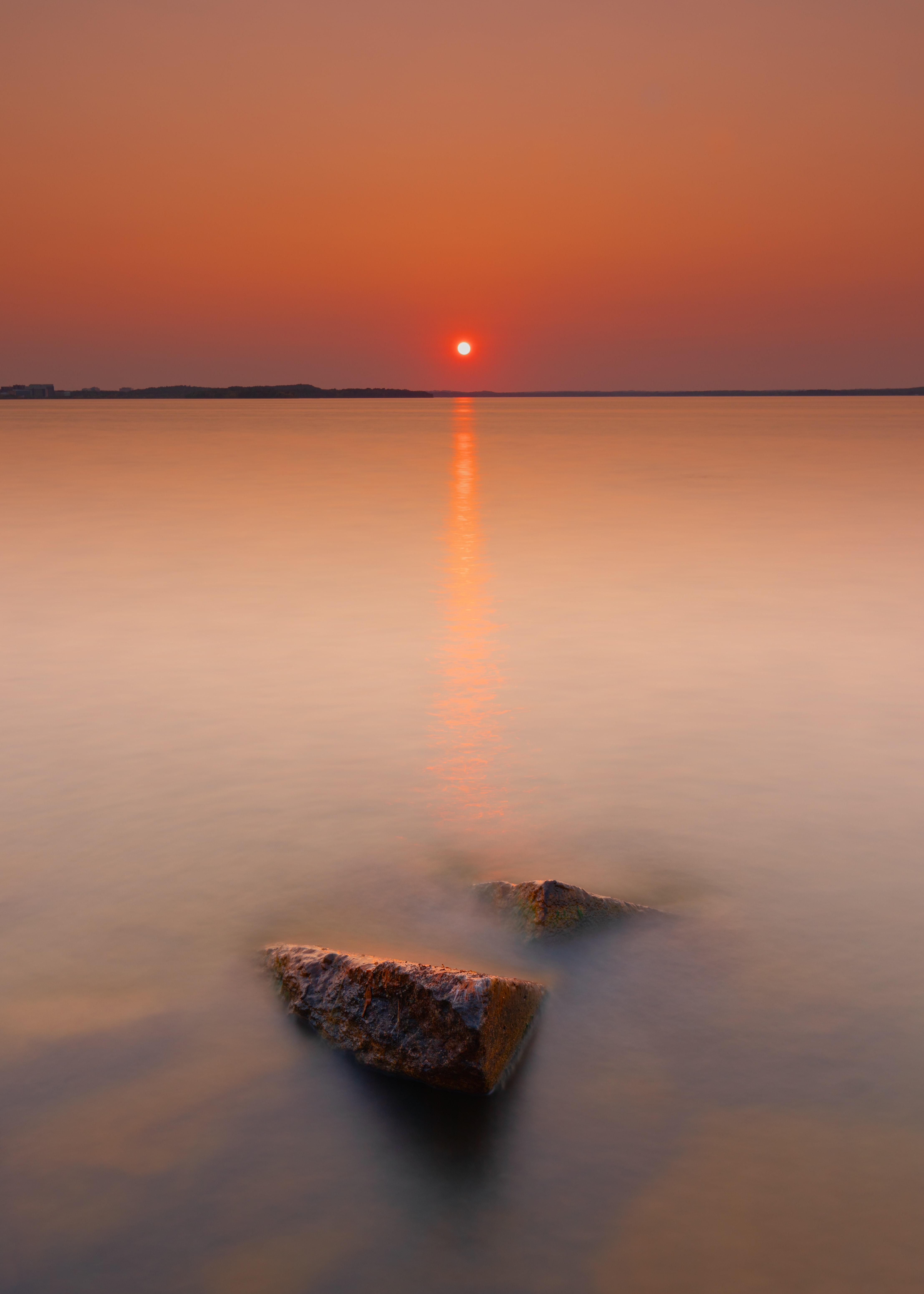Free download wallpaper Sunset, Coast, Nature, Horizon, Glare, Sea on your PC desktop